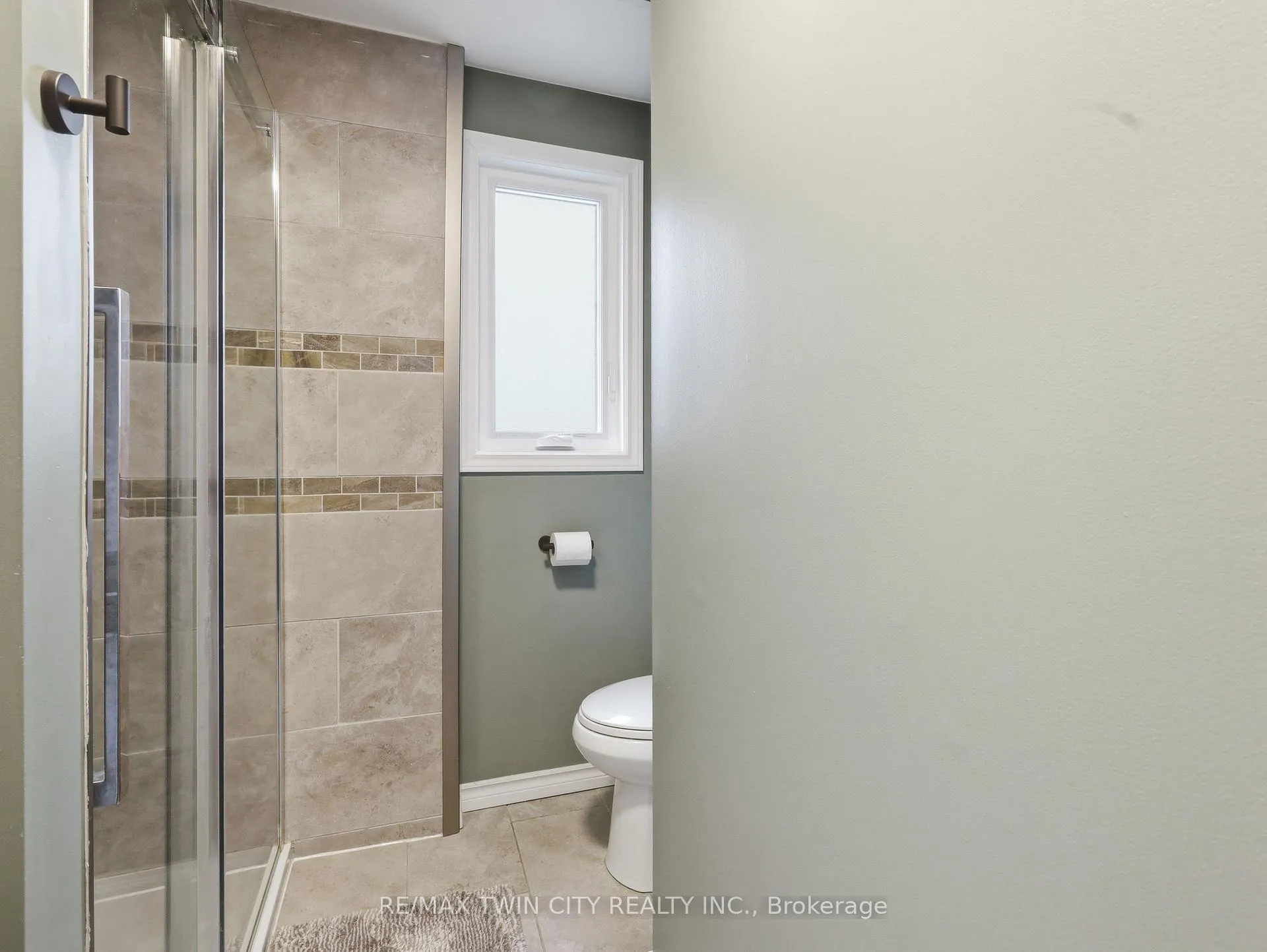Photo 13 of 167 Elgin Street, Brantford — HOMEH