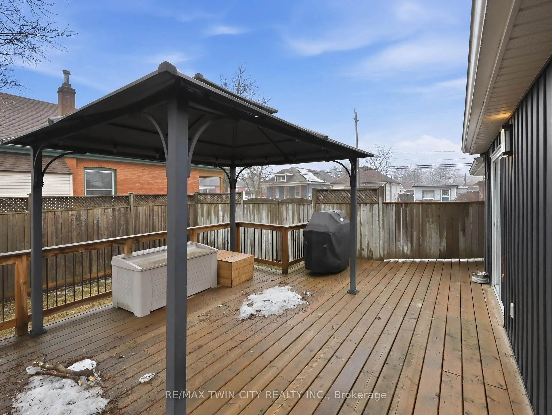 Photo 23 of 167 Elgin Street, Brantford — HOMEH