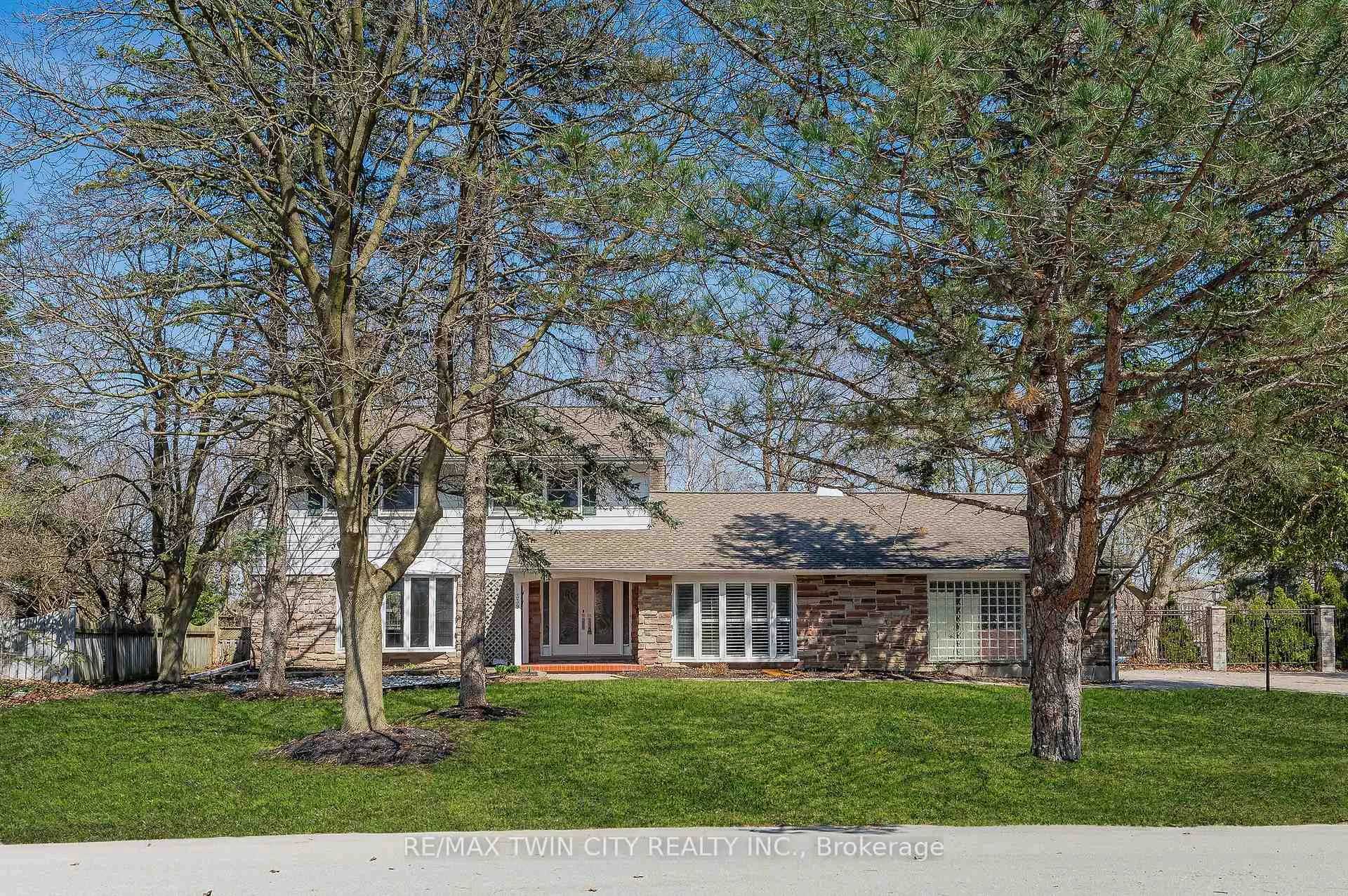 Photo 6 of 339 Green Acres Drive, Waterloo — HOMEH