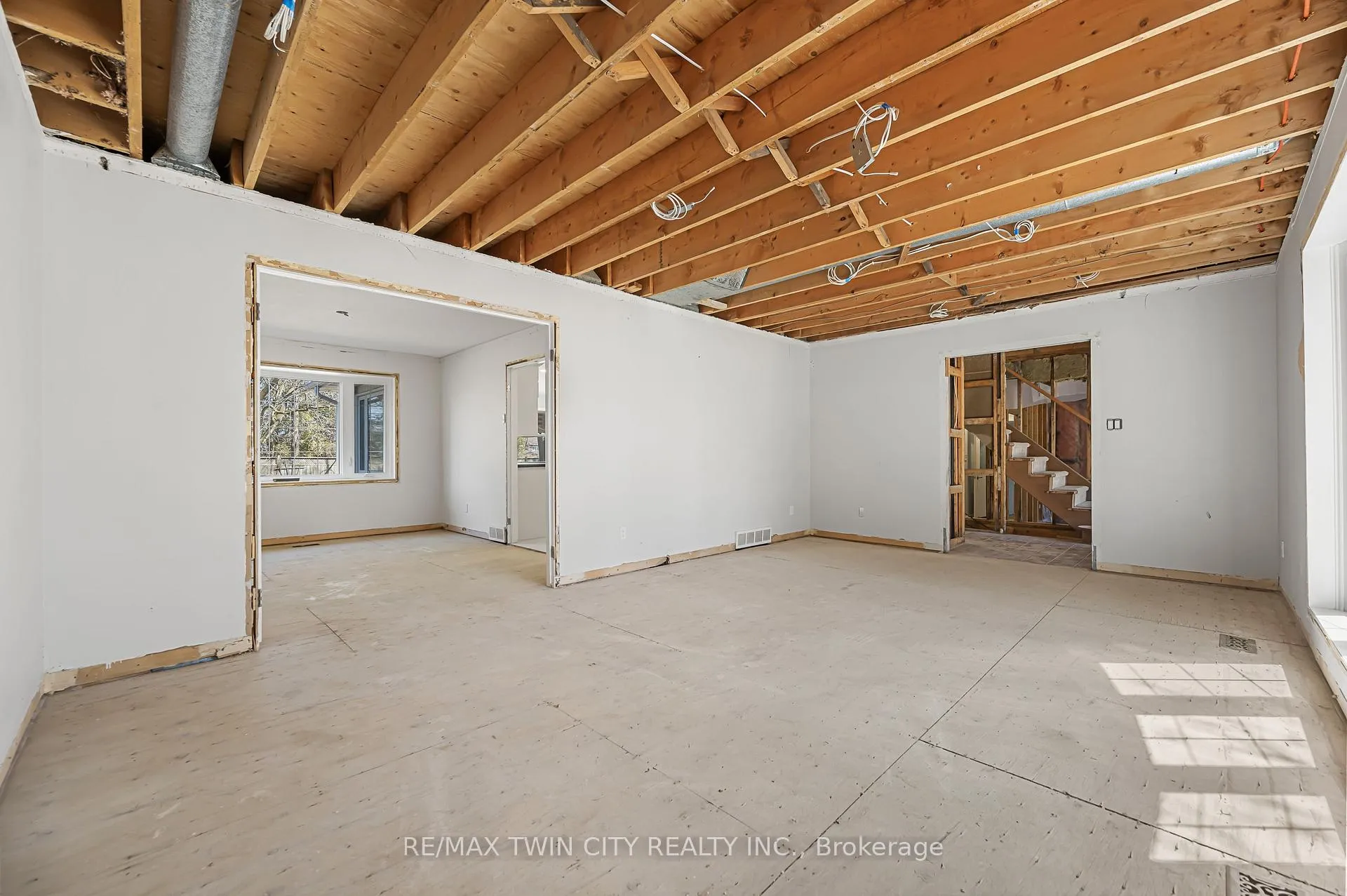 Photo 11 of 339 Green Acres Drive, Waterloo — HOMEH