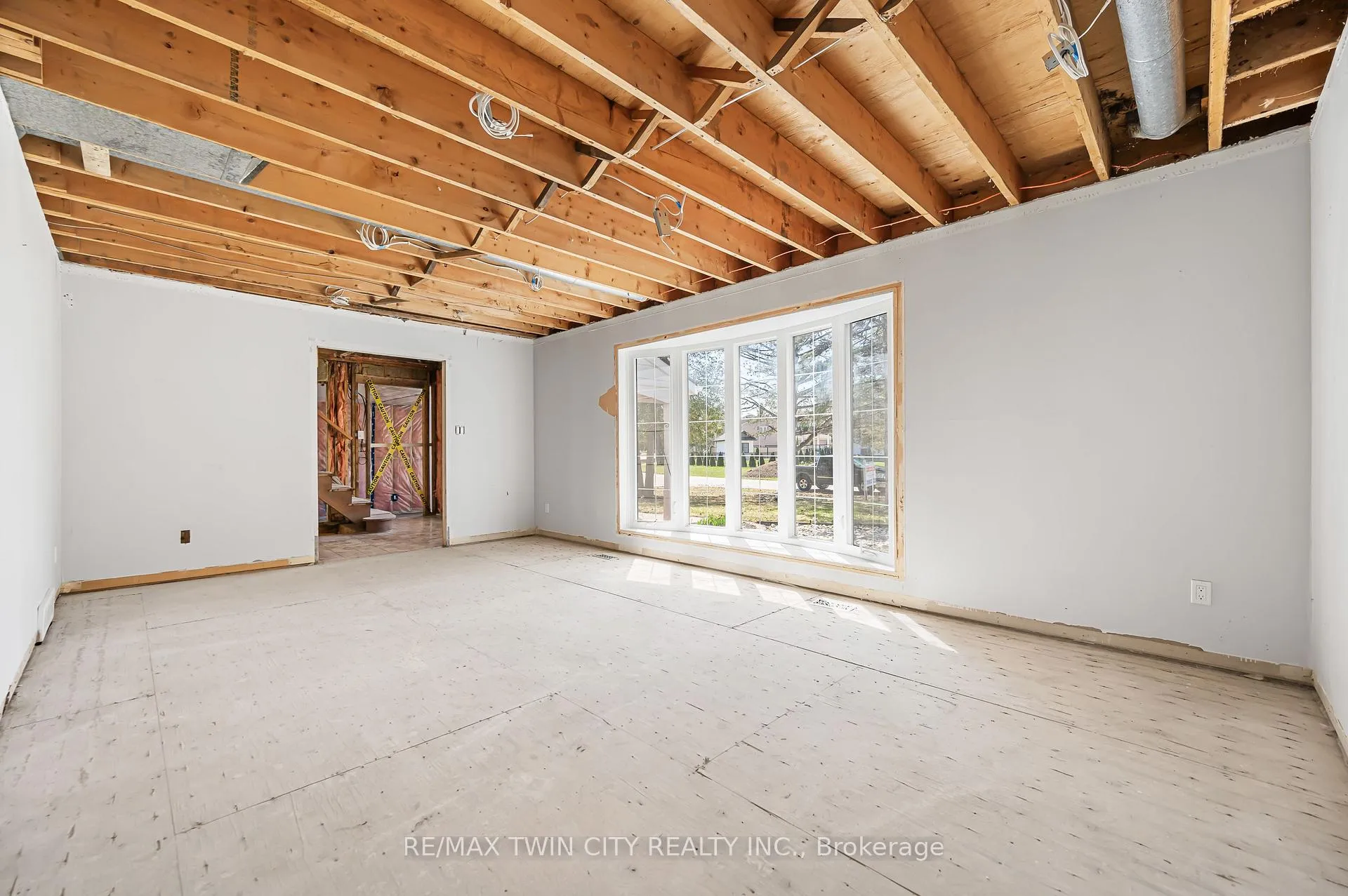 Photo 12 of 339 Green Acres Drive, Waterloo — HOMEH
