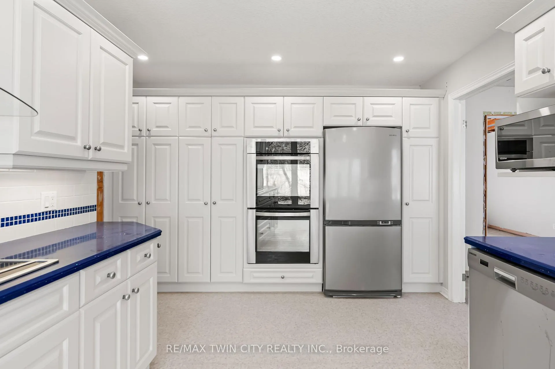 Photo 22 of 339 Green Acres Drive, Waterloo — HOMEH