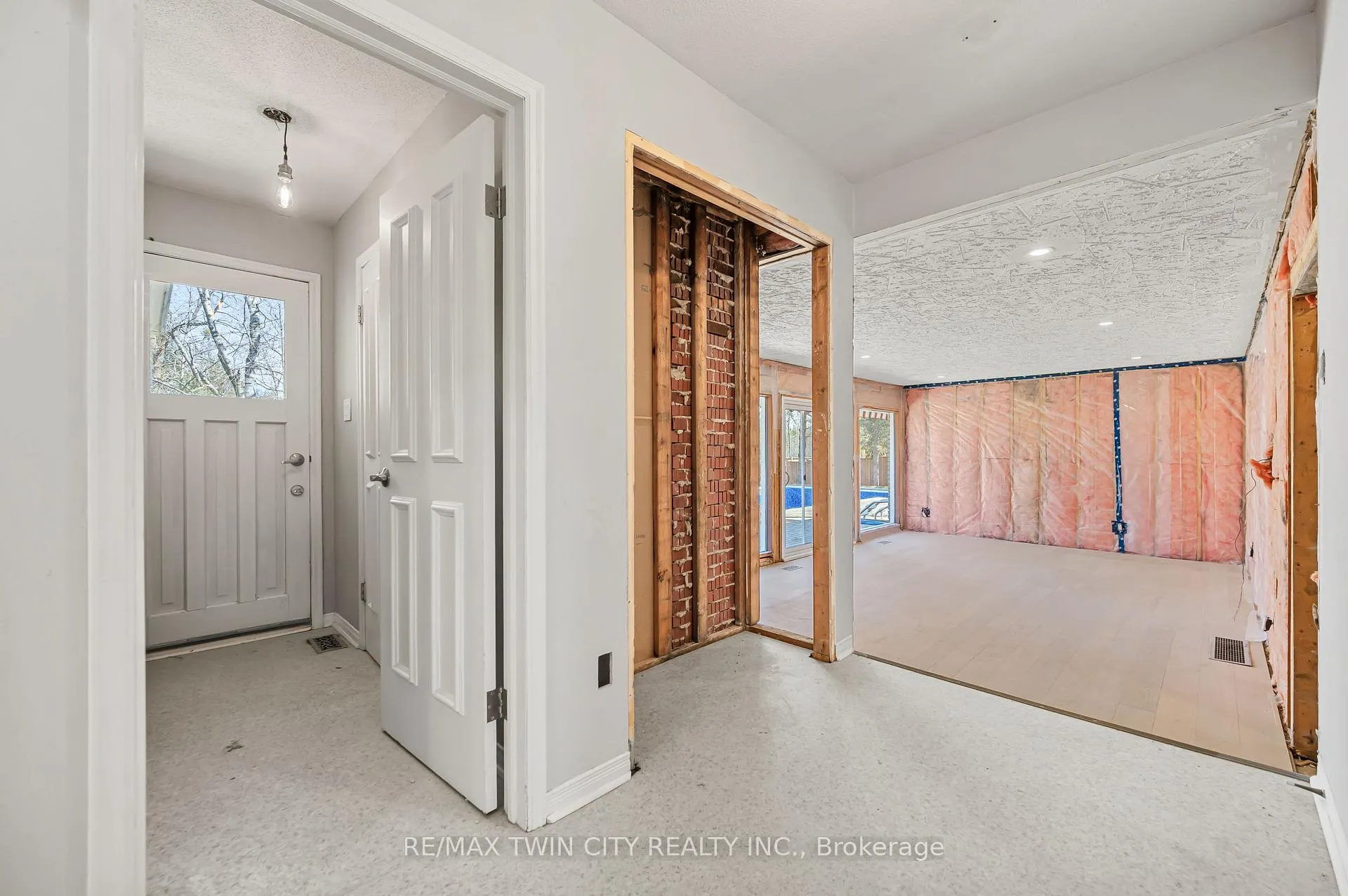 Photo 23 of 339 Green Acres Drive, Waterloo — HOMEH