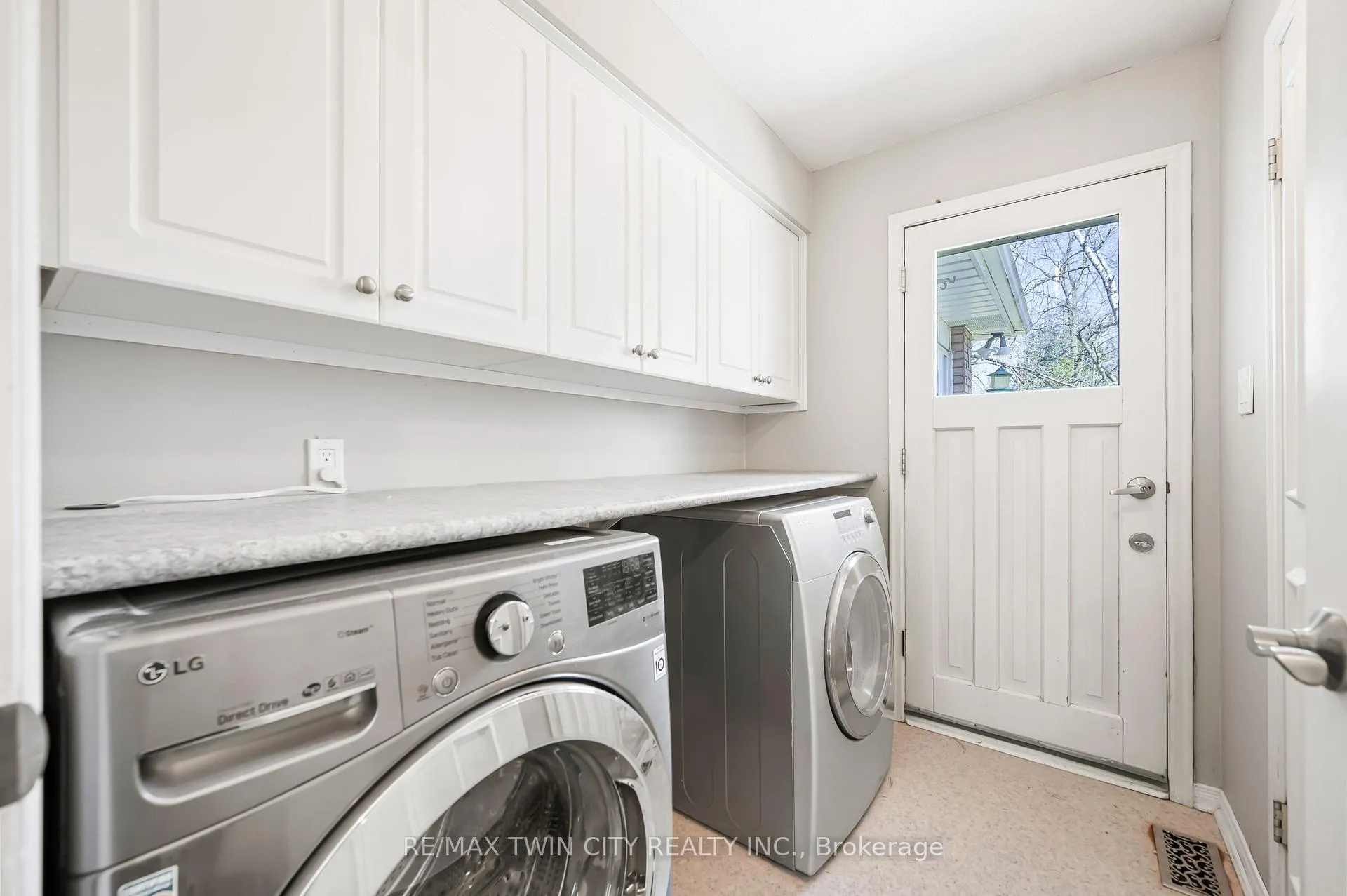 Photo 28 of 339 Green Acres Drive, Waterloo — HOMEH