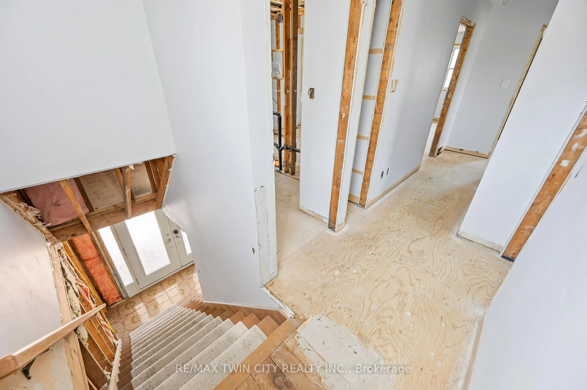 Photo 30 of 339 Green Acres Drive, Waterloo — HOMEH