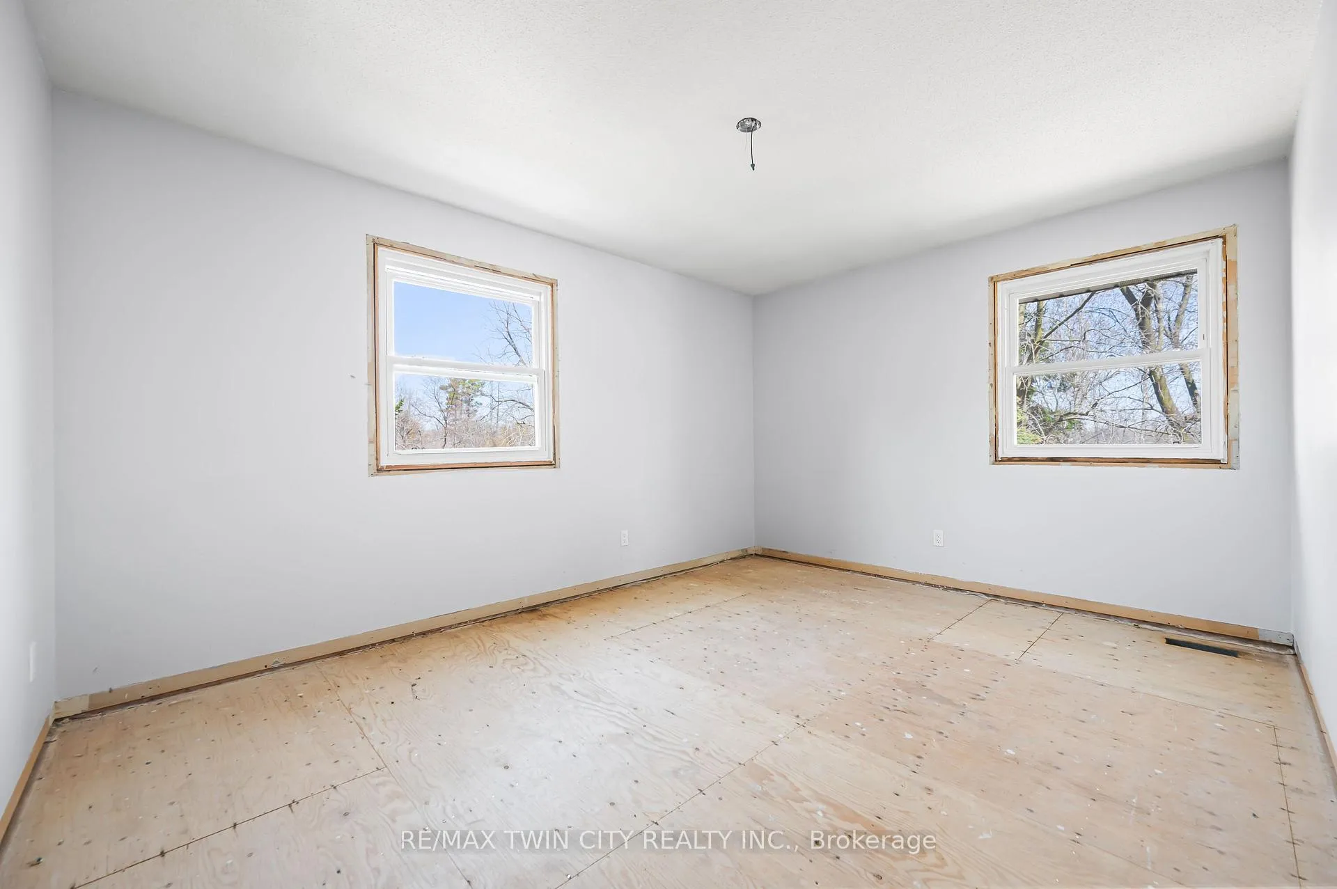 Photo 38 of 339 Green Acres Drive, Waterloo — HOMEH