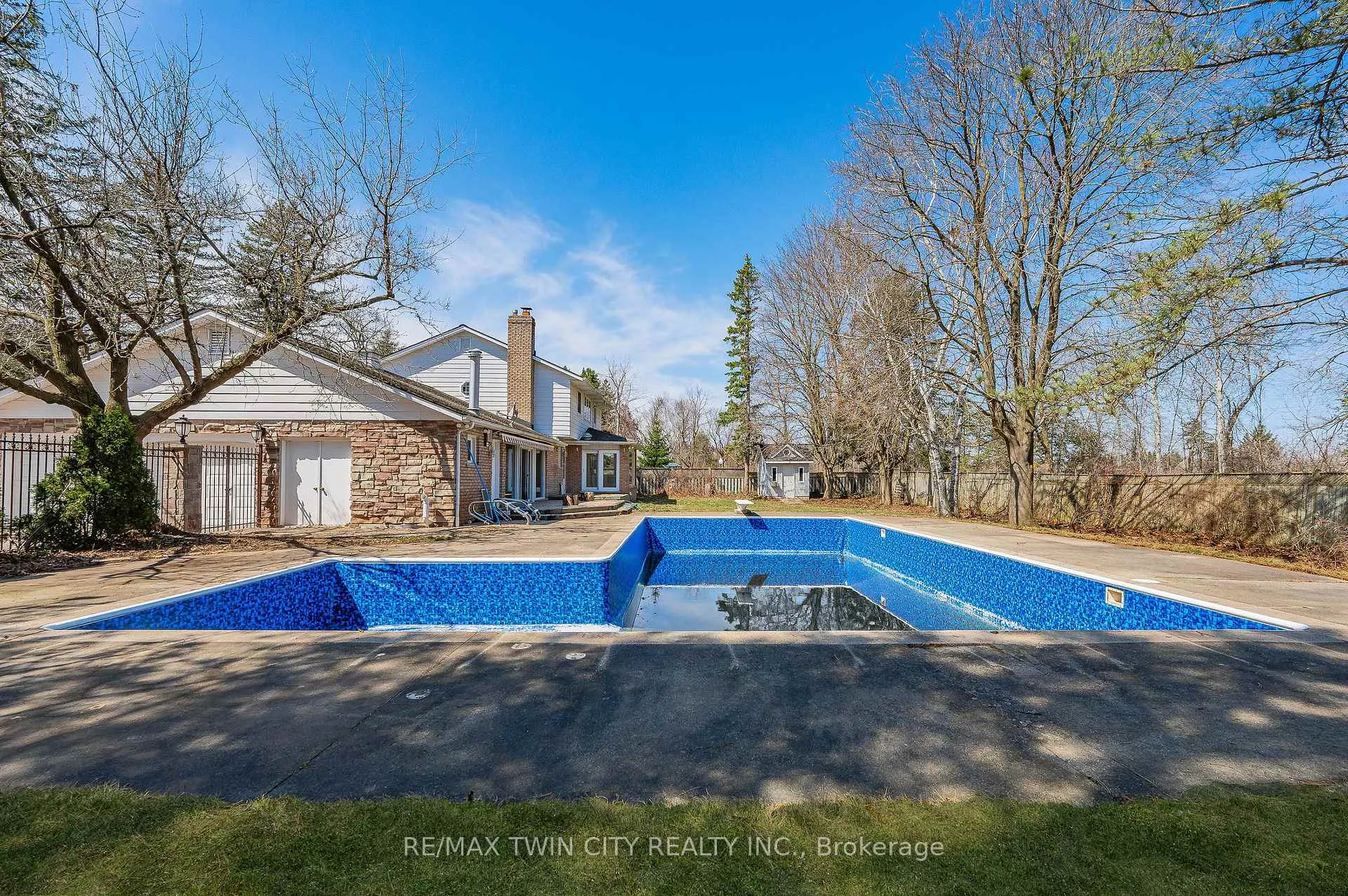 Photo 48 of 339 Green Acres Drive, Waterloo — HOMEH