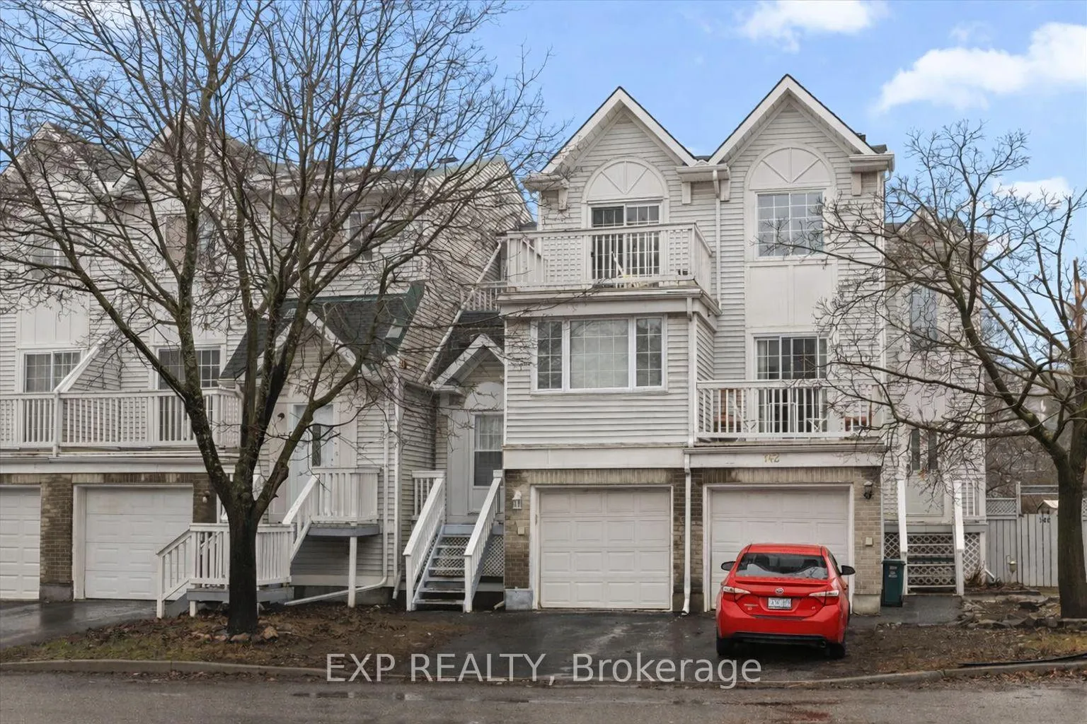 Front of 140 Castlegreen Private