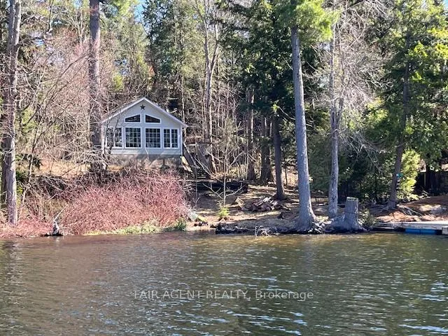Photo 2 of 25 Goods Island, Brantford, Mayfair — HOMEH