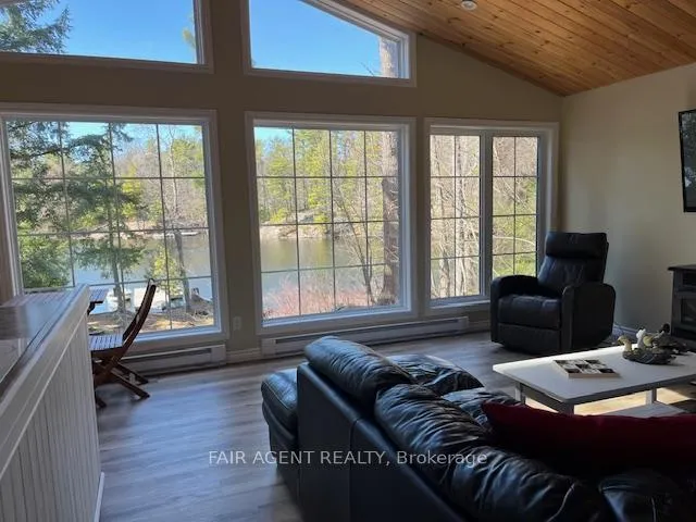 Photo 8 of 25 Goods Island, Brantford, Mayfair — HOMEH