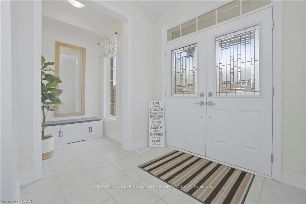 Photo 4 of 4 Macbean Crescent, Hamilton, Waterdown — HOMEH