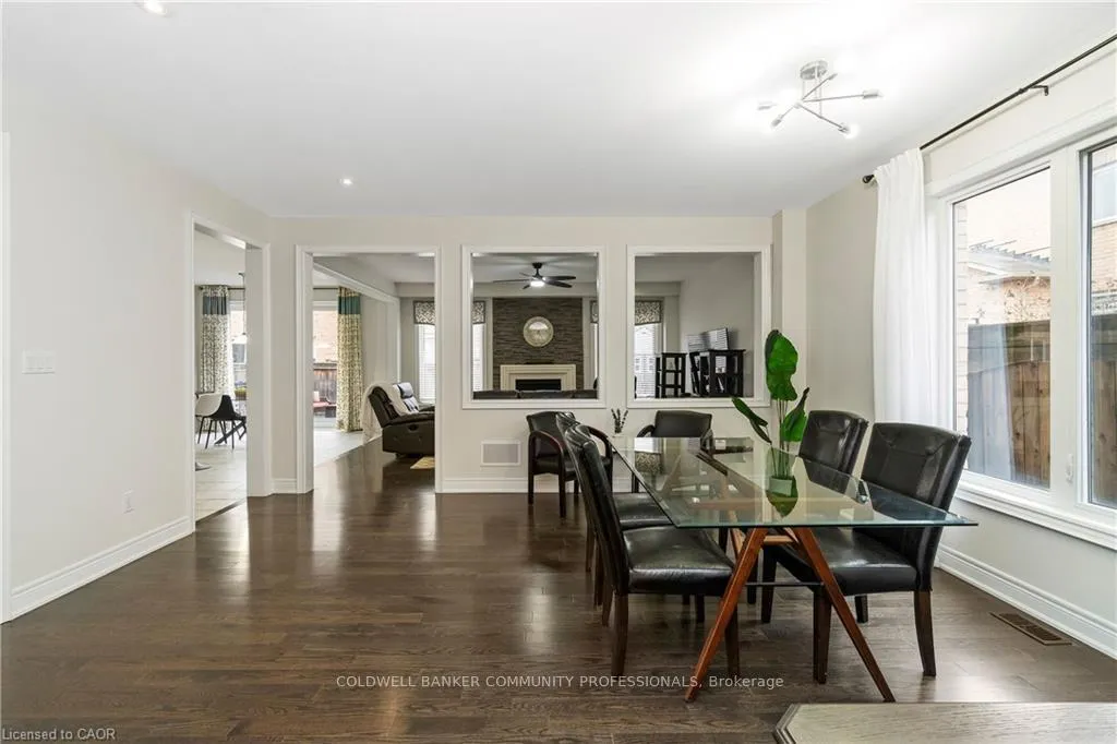 Photo 6 of 4 Macbean Crescent, Hamilton, Waterdown — HOMEH