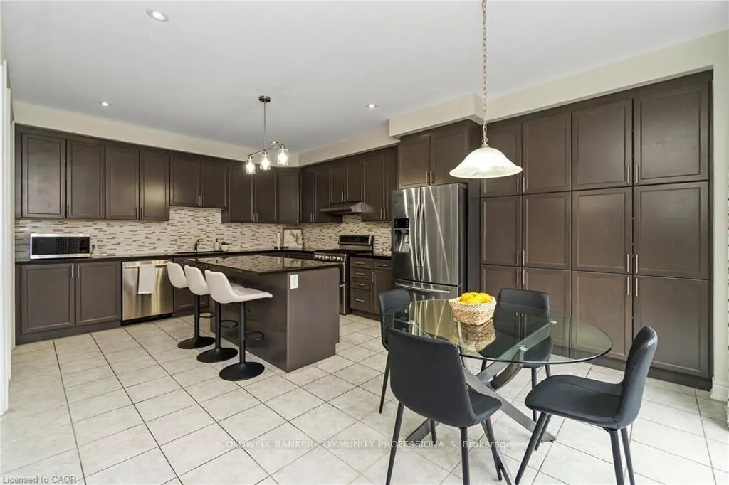 Photo 13 of 4 Macbean Crescent, Hamilton, Waterdown — HOMEH