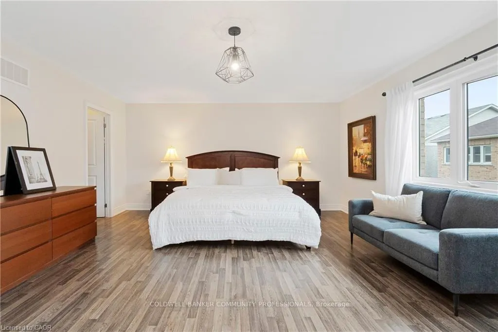 Photo 20 of 4 Macbean Crescent, Hamilton, Waterdown — HOMEH