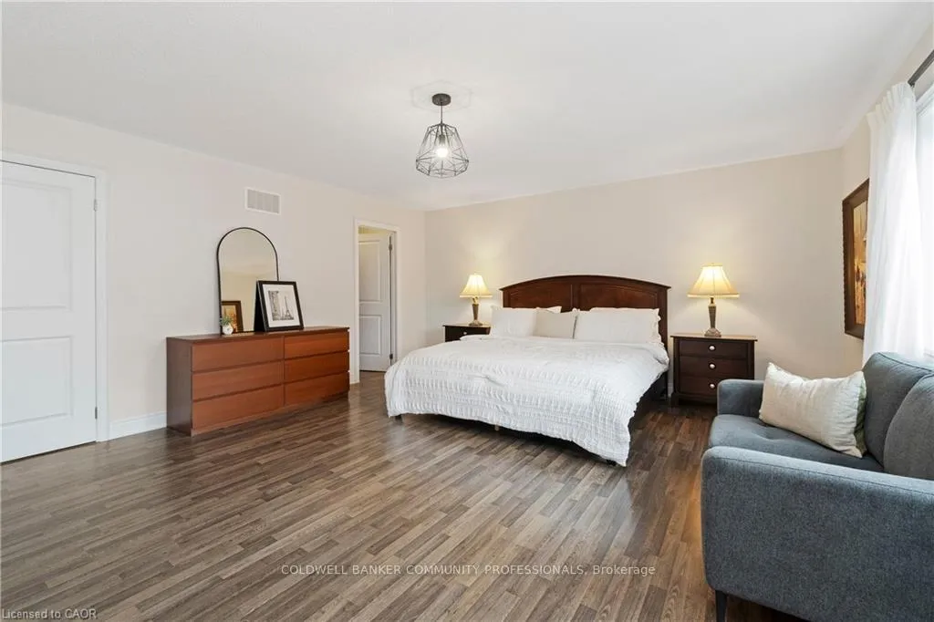 Photo 21 of 4 Macbean Crescent, Hamilton, Waterdown — HOMEH