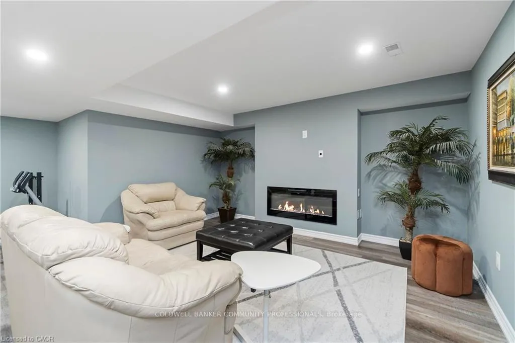 Photo 34 of 4 Macbean Crescent, Hamilton, Waterdown — HOMEH