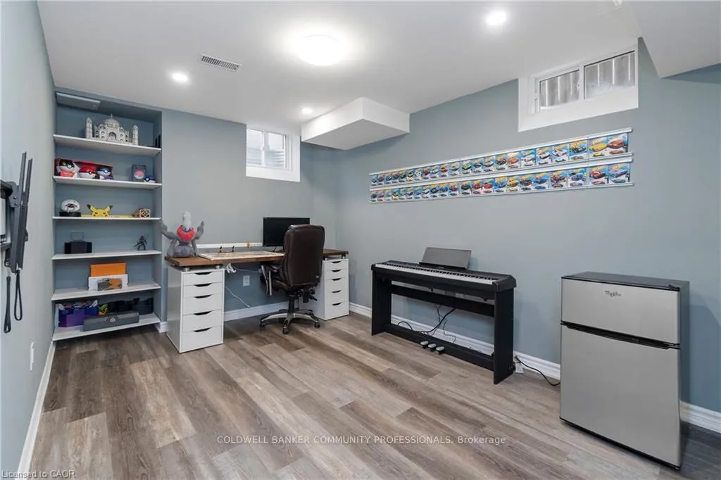 Photo 36 of 4 Macbean Crescent, Hamilton, Waterdown — HOMEH