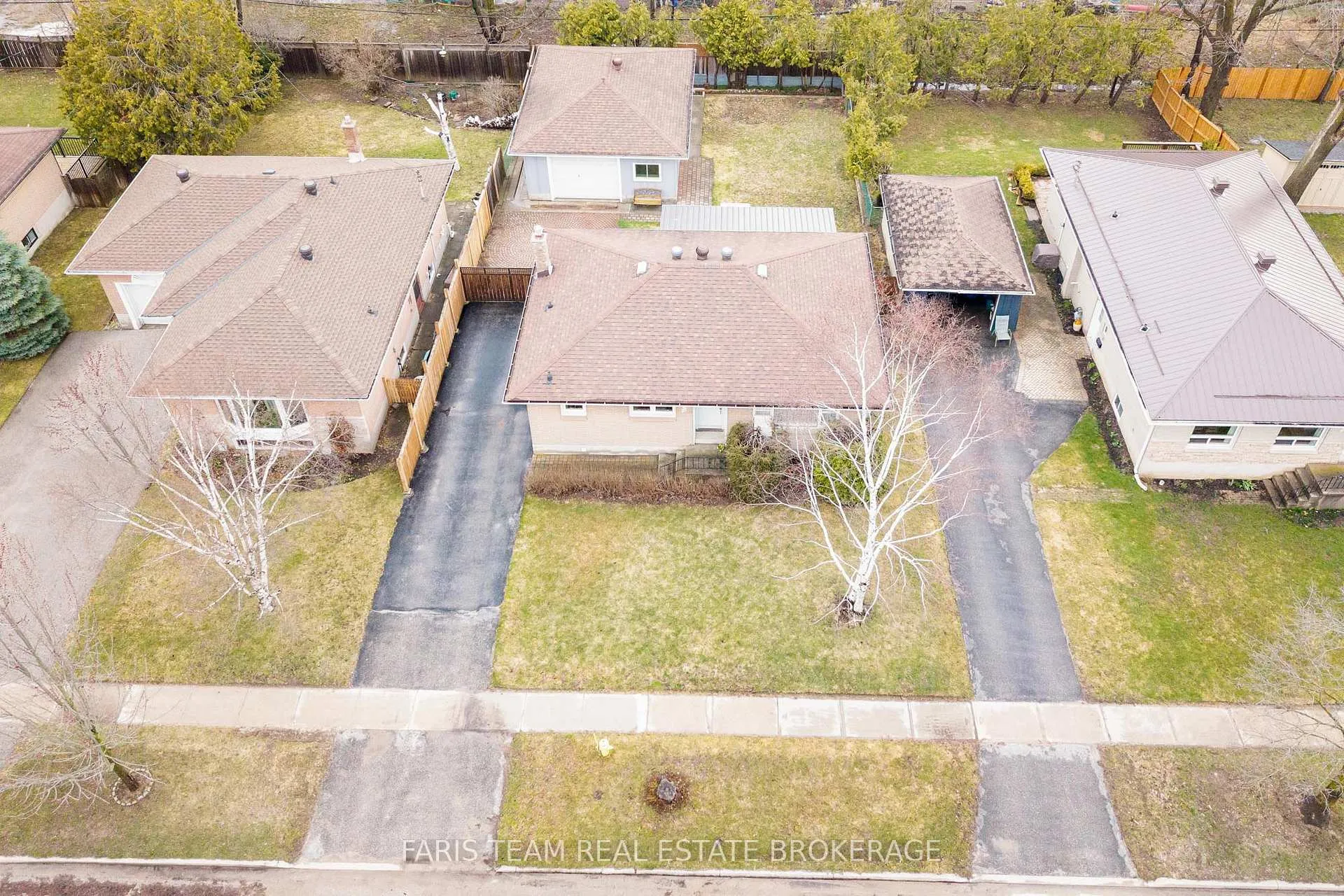 Photo 2 of 12 Marion Crescent, Barrie, Wellington — HOMEH