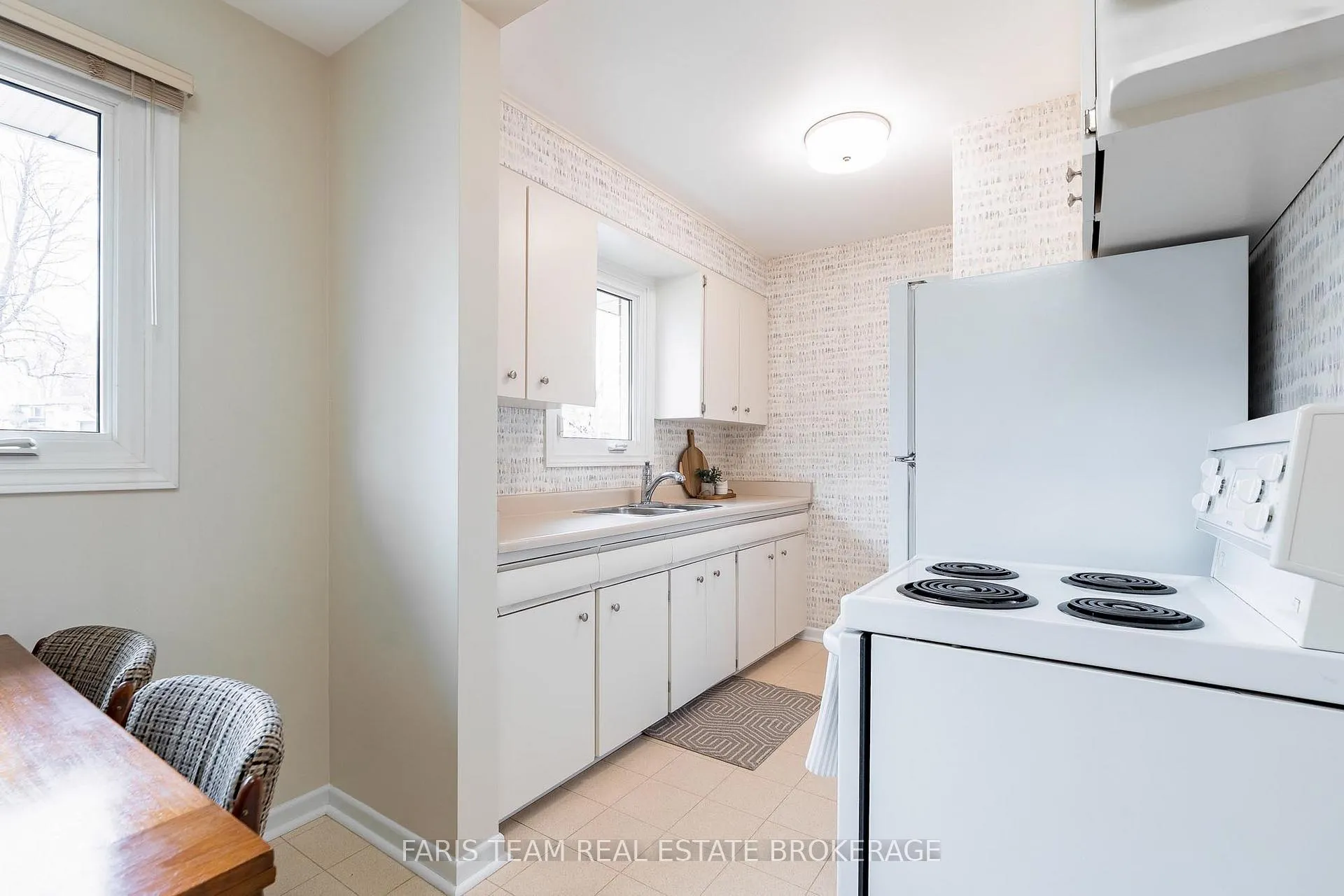 Photo 6 of 12 Marion Crescent, Barrie, Wellington — HOMEH