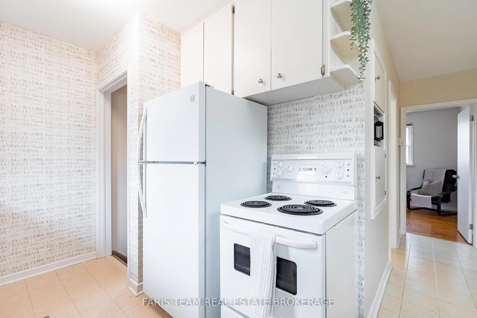 Photo 9 of 12 Marion Crescent, Barrie, Wellington — HOMEH