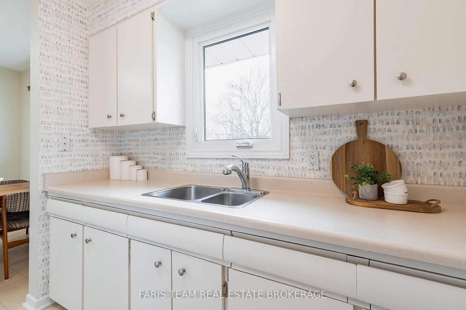 Photo 10 of 12 Marion Crescent, Barrie, Wellington — HOMEH