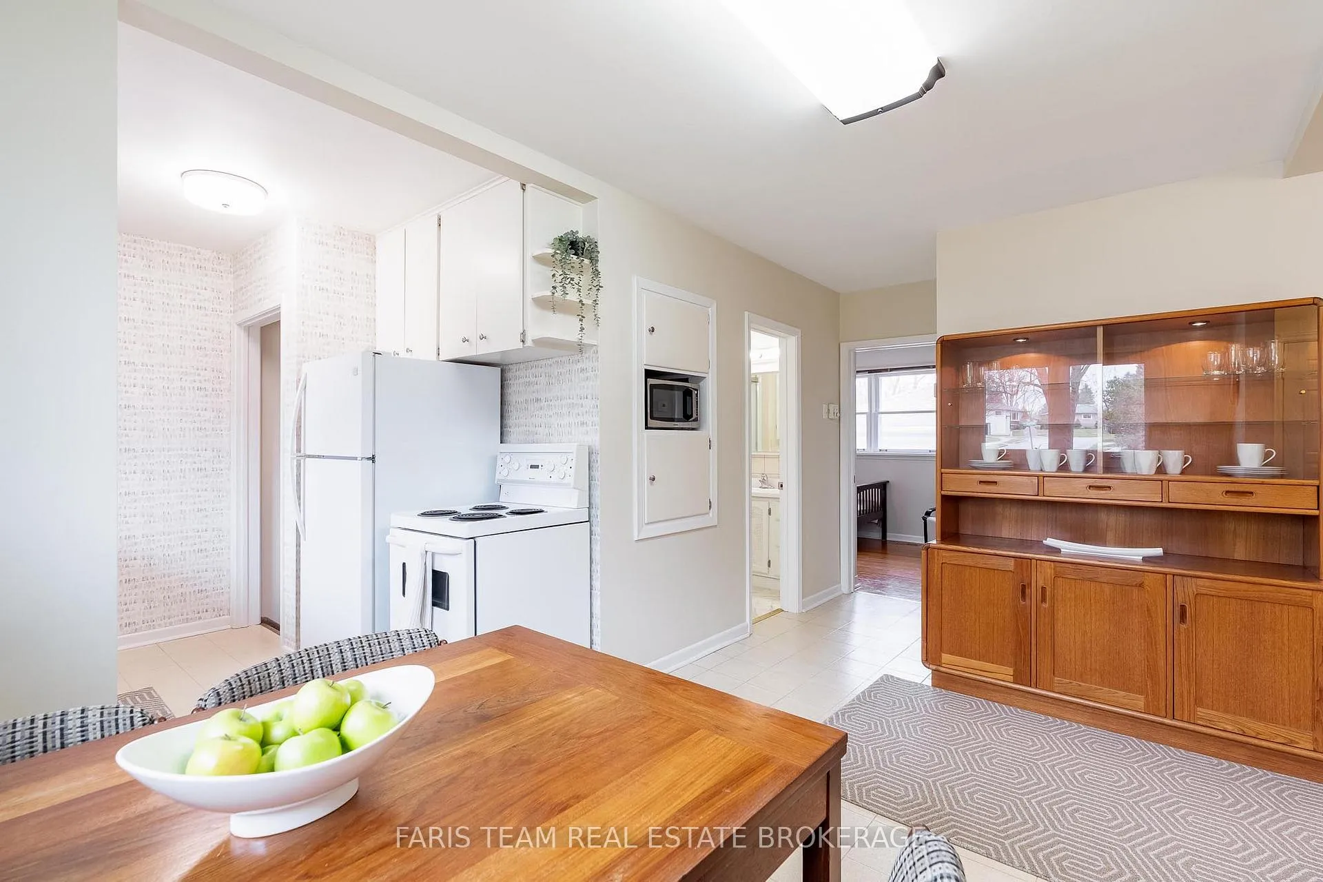 Photo 12 of 12 Marion Crescent, Barrie, Wellington — HOMEH