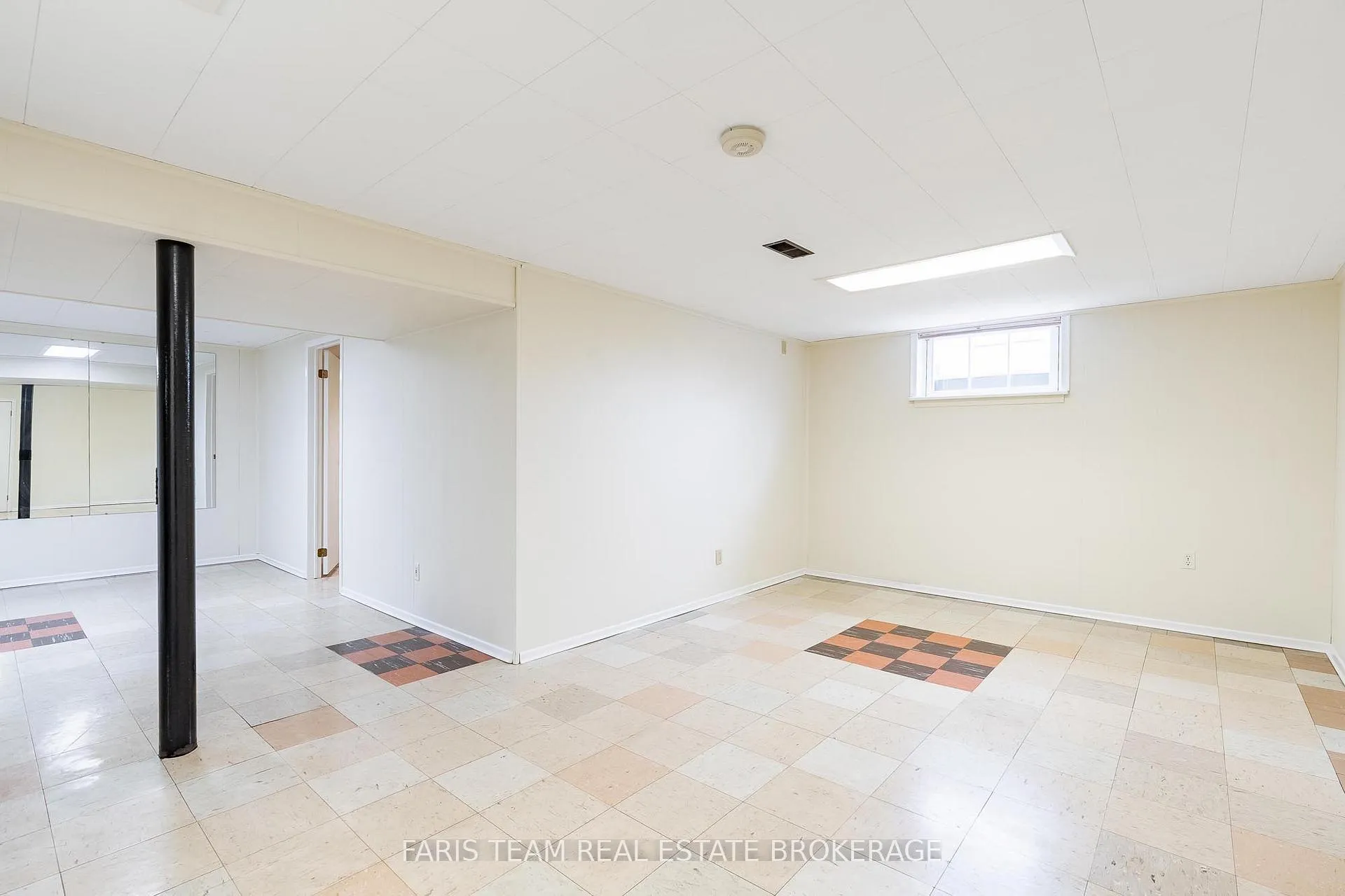 Photo 26 of 12 Marion Crescent, Barrie, Wellington — HOMEH