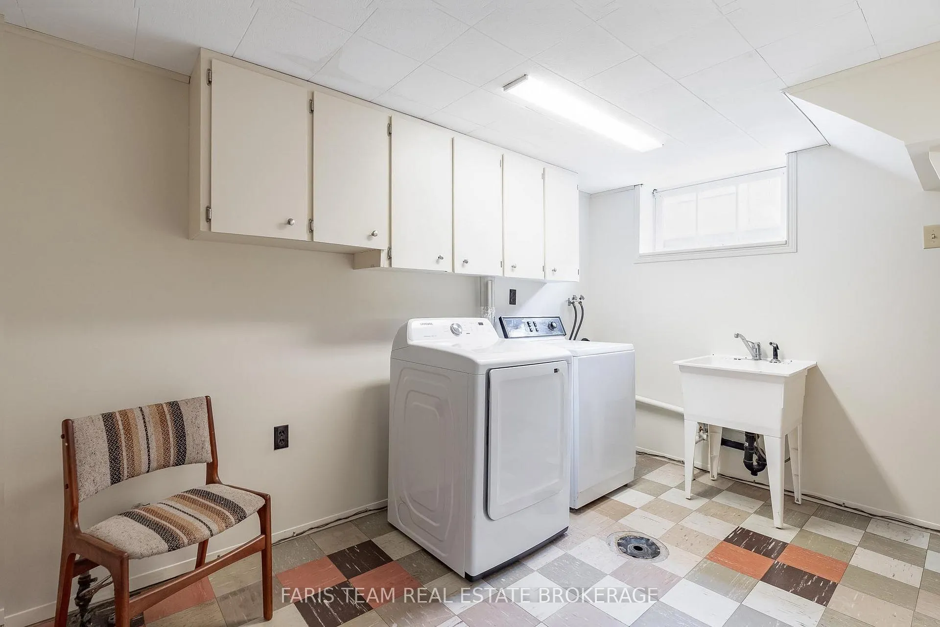 Photo 33 of 12 Marion Crescent, Barrie, Wellington — HOMEH