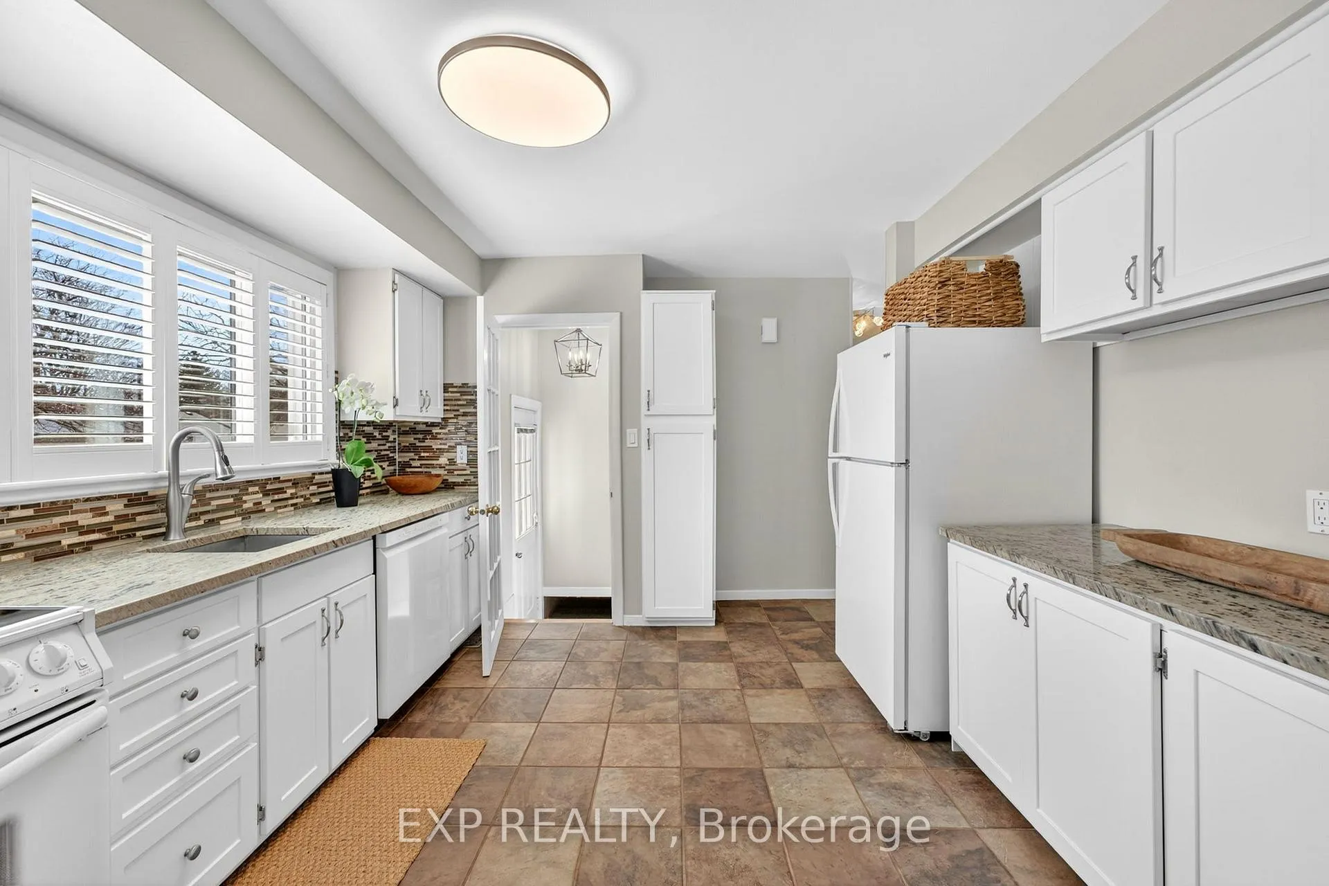 Photo 10 of 390 Mcewen Drive, Kingston, City Southwest — HOMEH