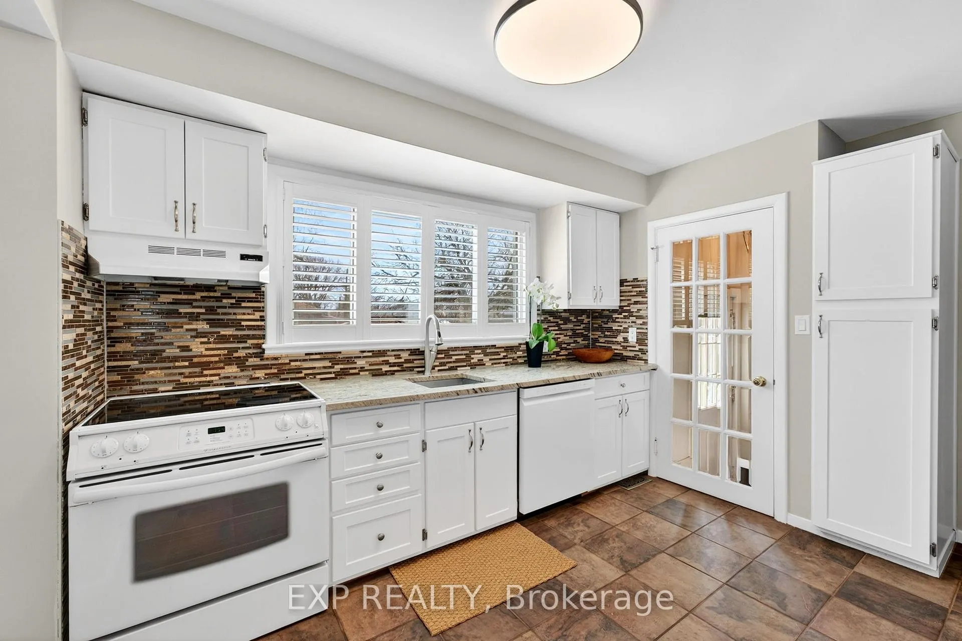 Photo 13 of 390 Mcewen Drive, Kingston, City Southwest — HOMEH