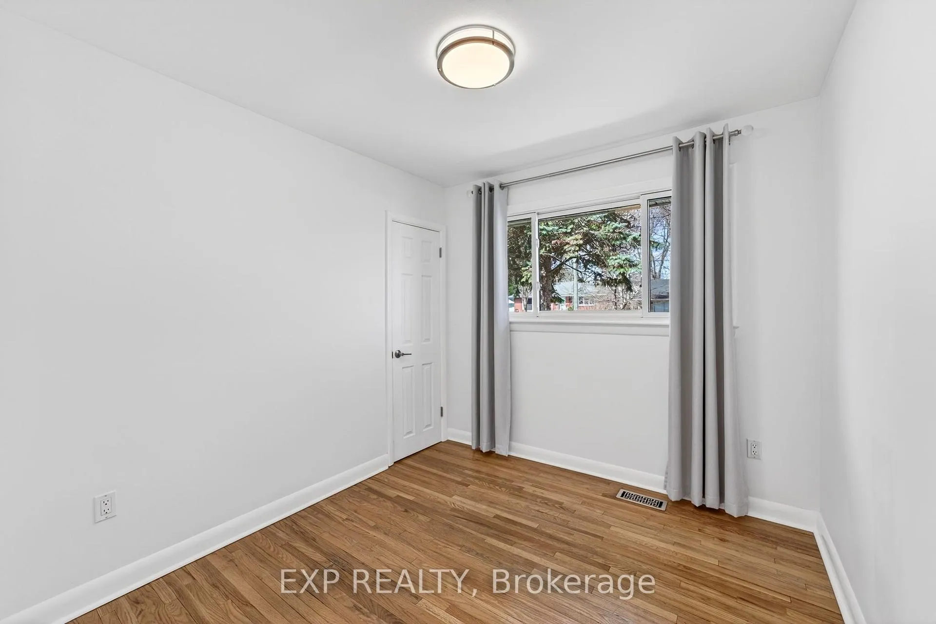 Photo 15 of 390 Mcewen Drive, Kingston, City Southwest — HOMEH
