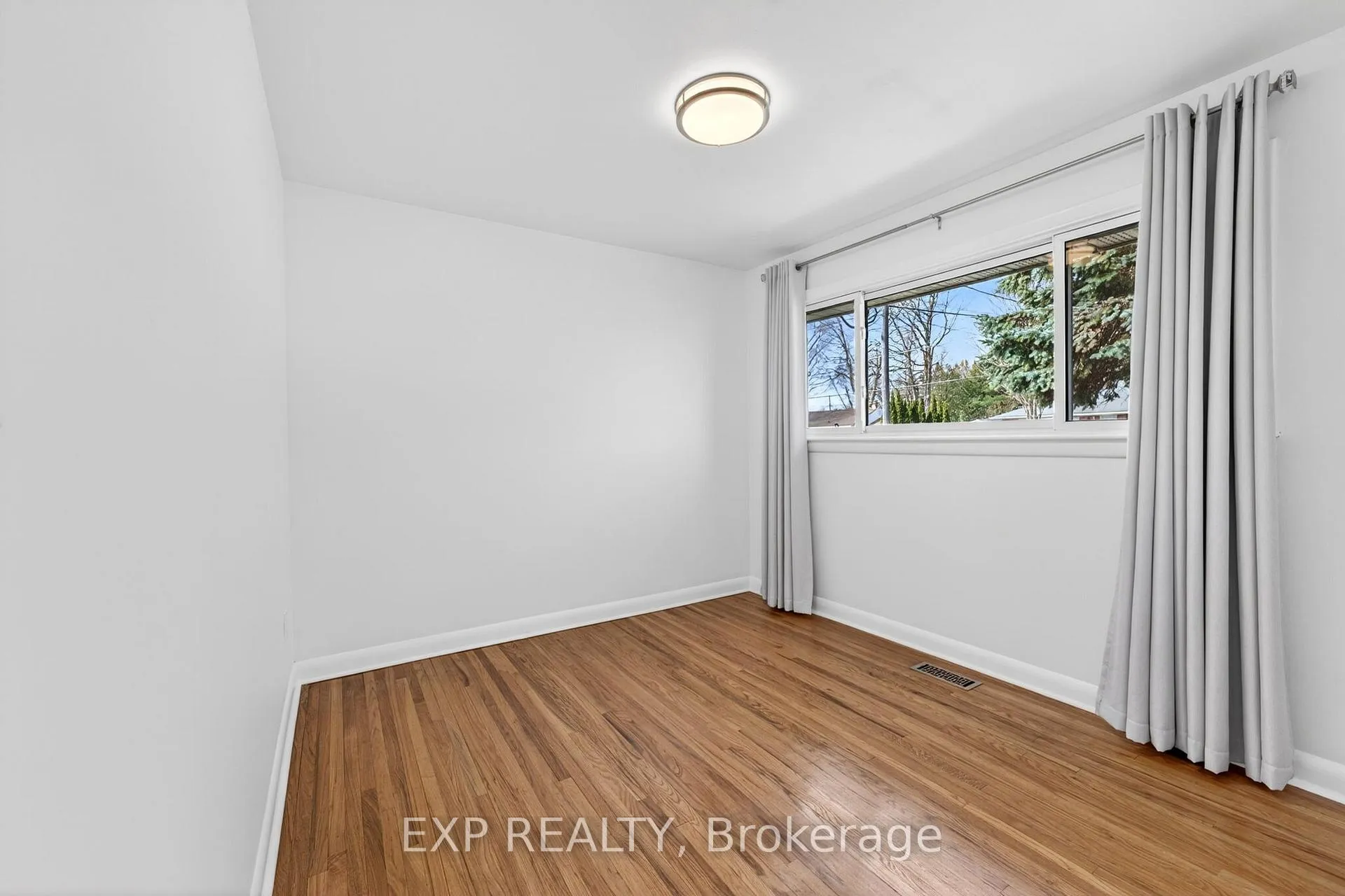 Photo 17 of 390 Mcewen Drive, Kingston, City Southwest — HOMEH