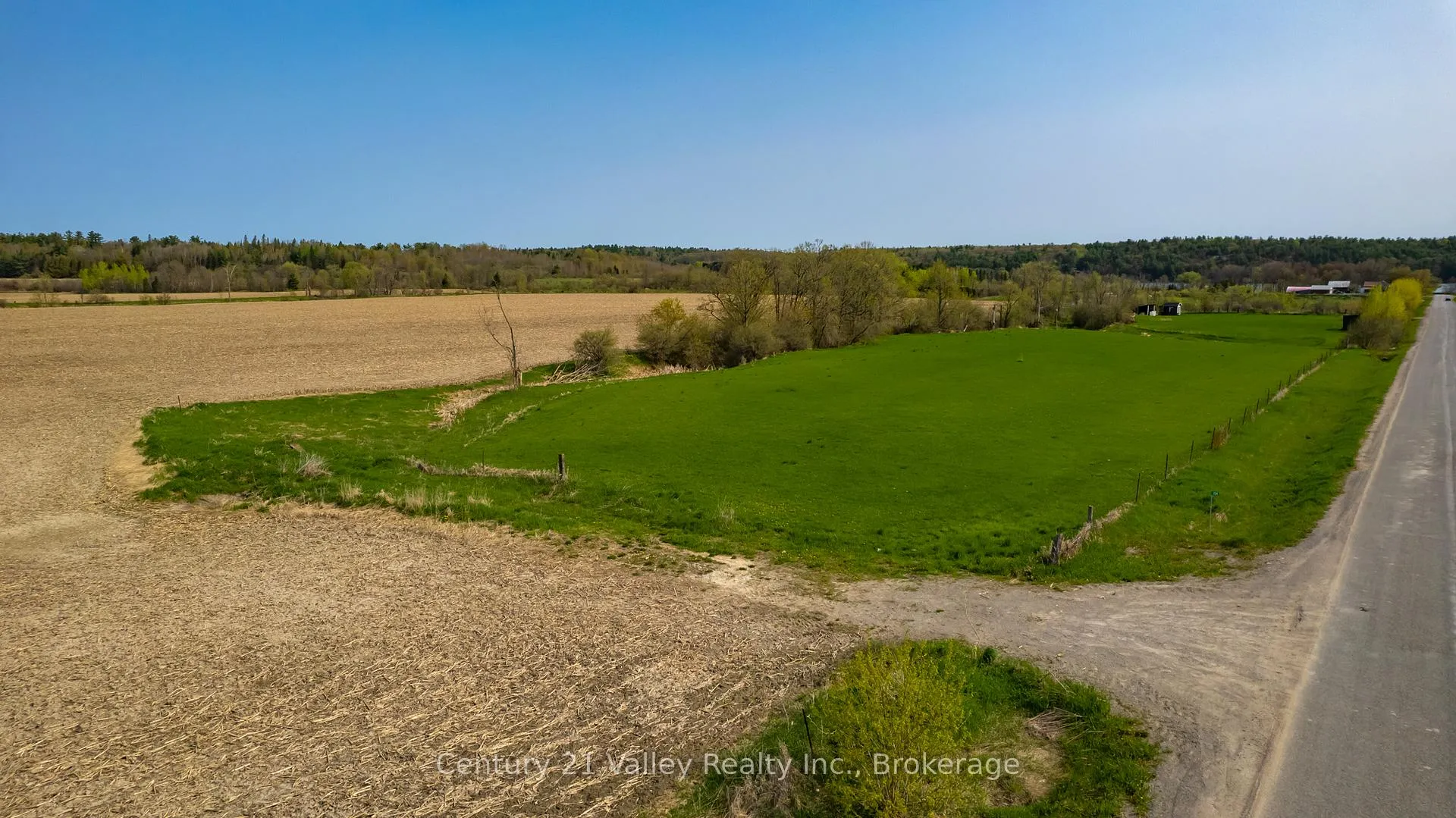 Photo 2 of 154 Cornerview Road, Whitewater Region, Whitewater Region — HOMEH