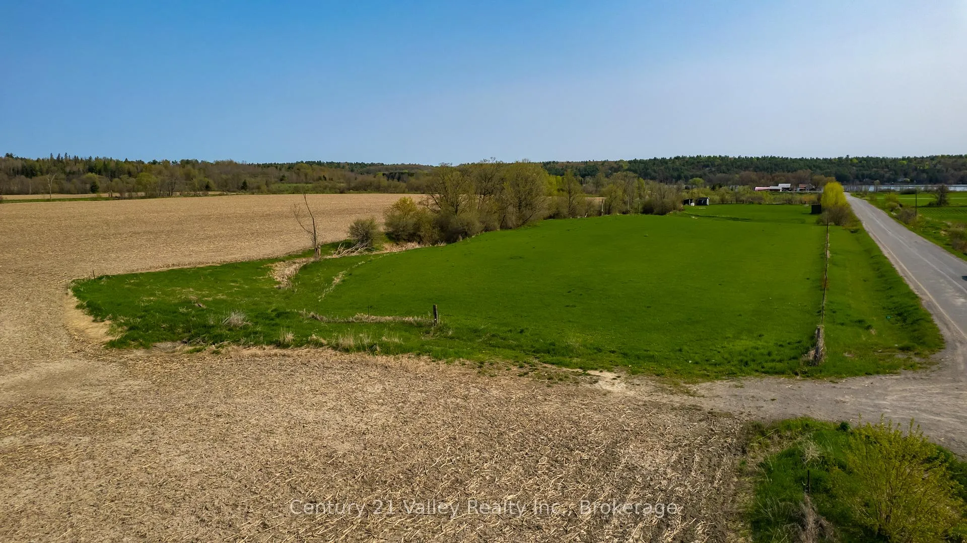 Photo 3 of 154 Cornerview Road, Whitewater Region, Whitewater Region — HOMEH