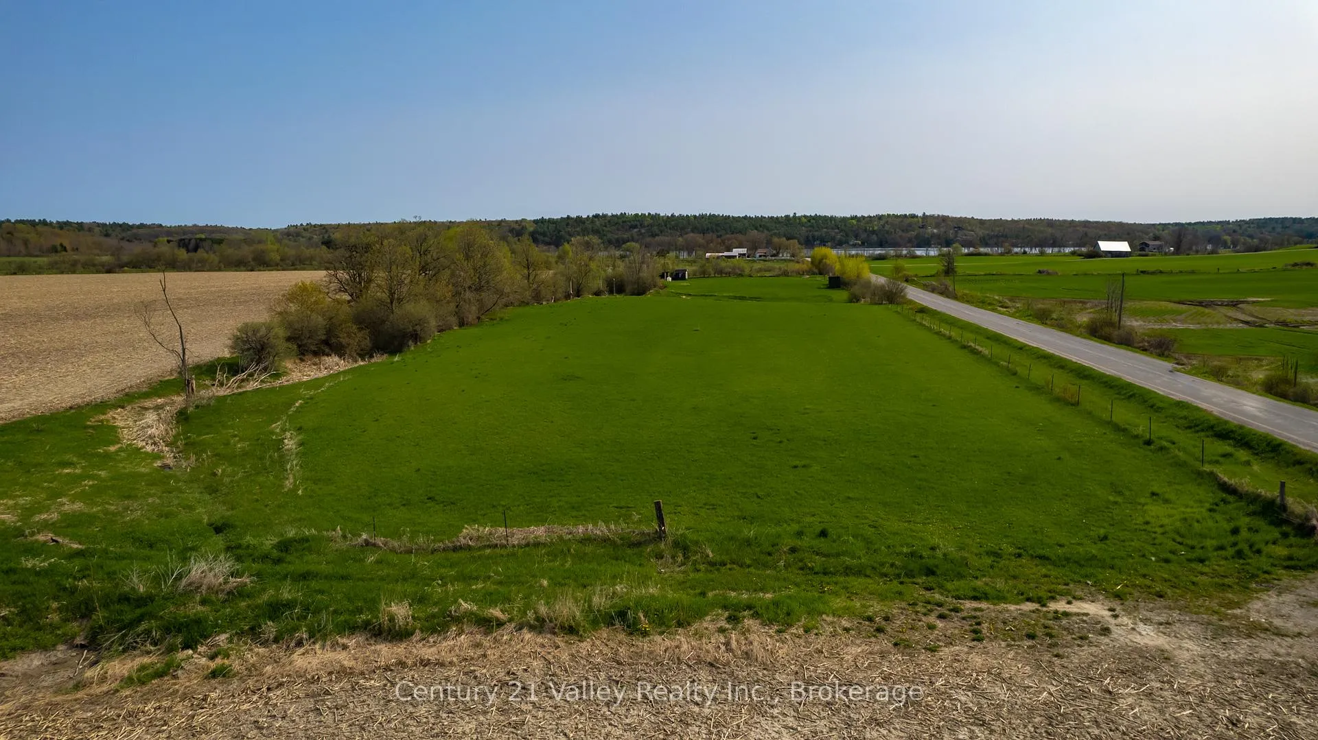 Photo 4 of 154 Cornerview Road, Whitewater Region, Whitewater Region — HOMEH
