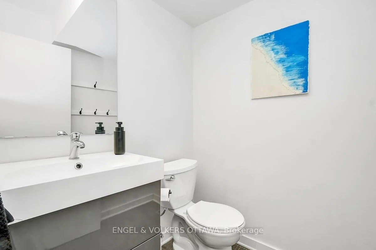 Photo 4 of 32 Sims Avenue, Ottawa, Hintonburg — HOMEH