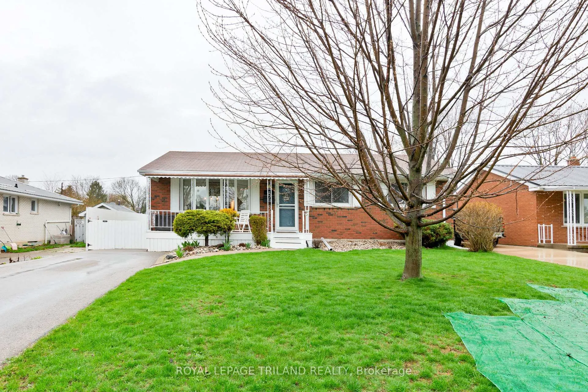 Photo 2 of 41 Dunwich Drive, St. Thomas — HOMEH
