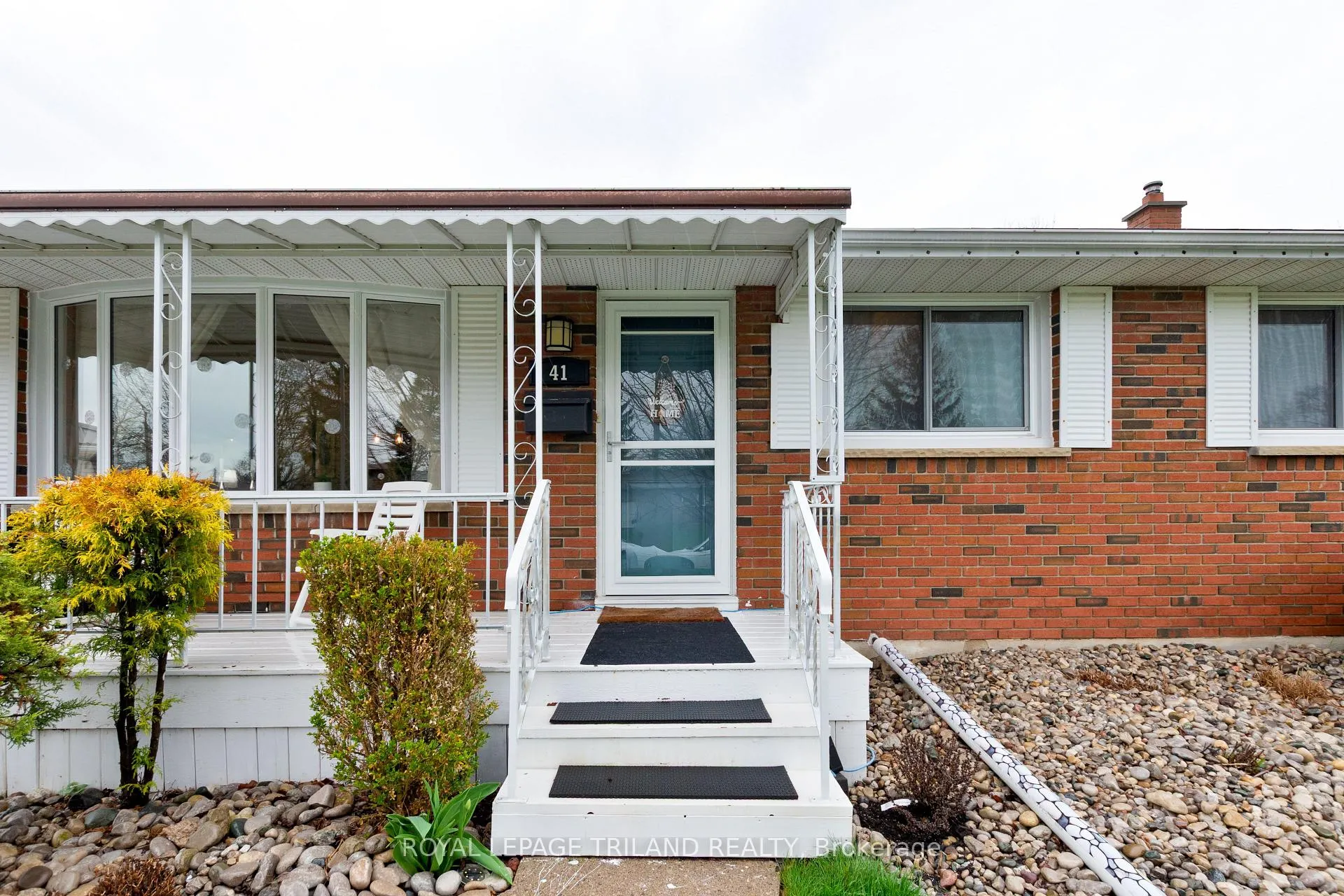 Photo 3 of 41 Dunwich Drive, St. Thomas — HOMEH