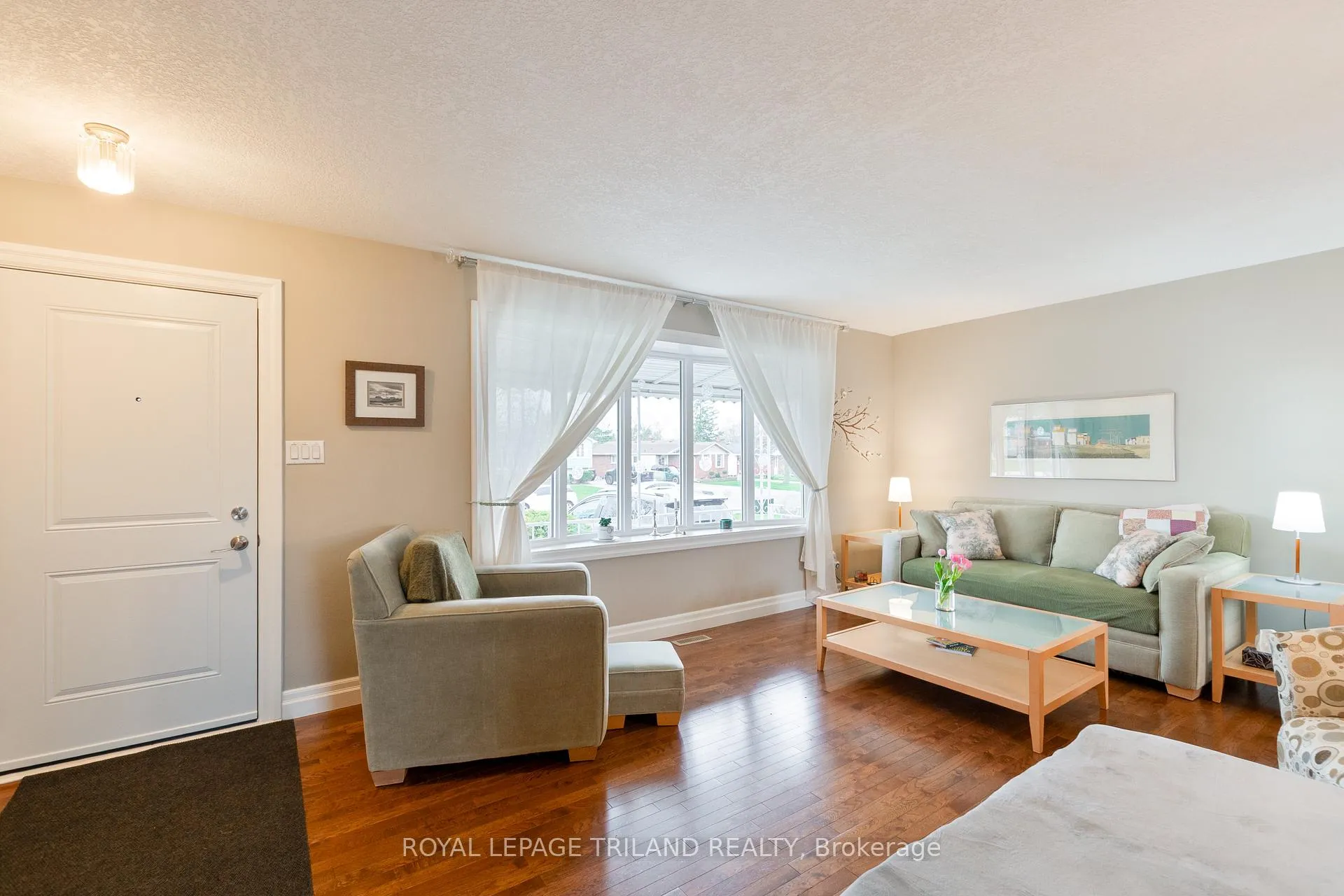 Photo 5 of 41 Dunwich Drive, St. Thomas — HOMEH