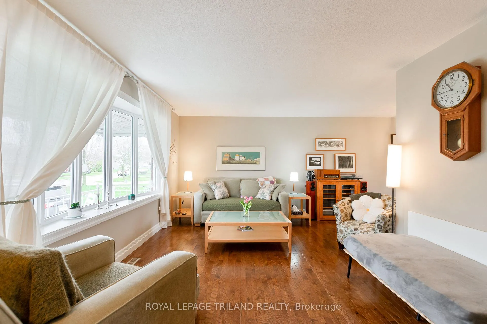 Photo 6 of 41 Dunwich Drive, St. Thomas — HOMEH