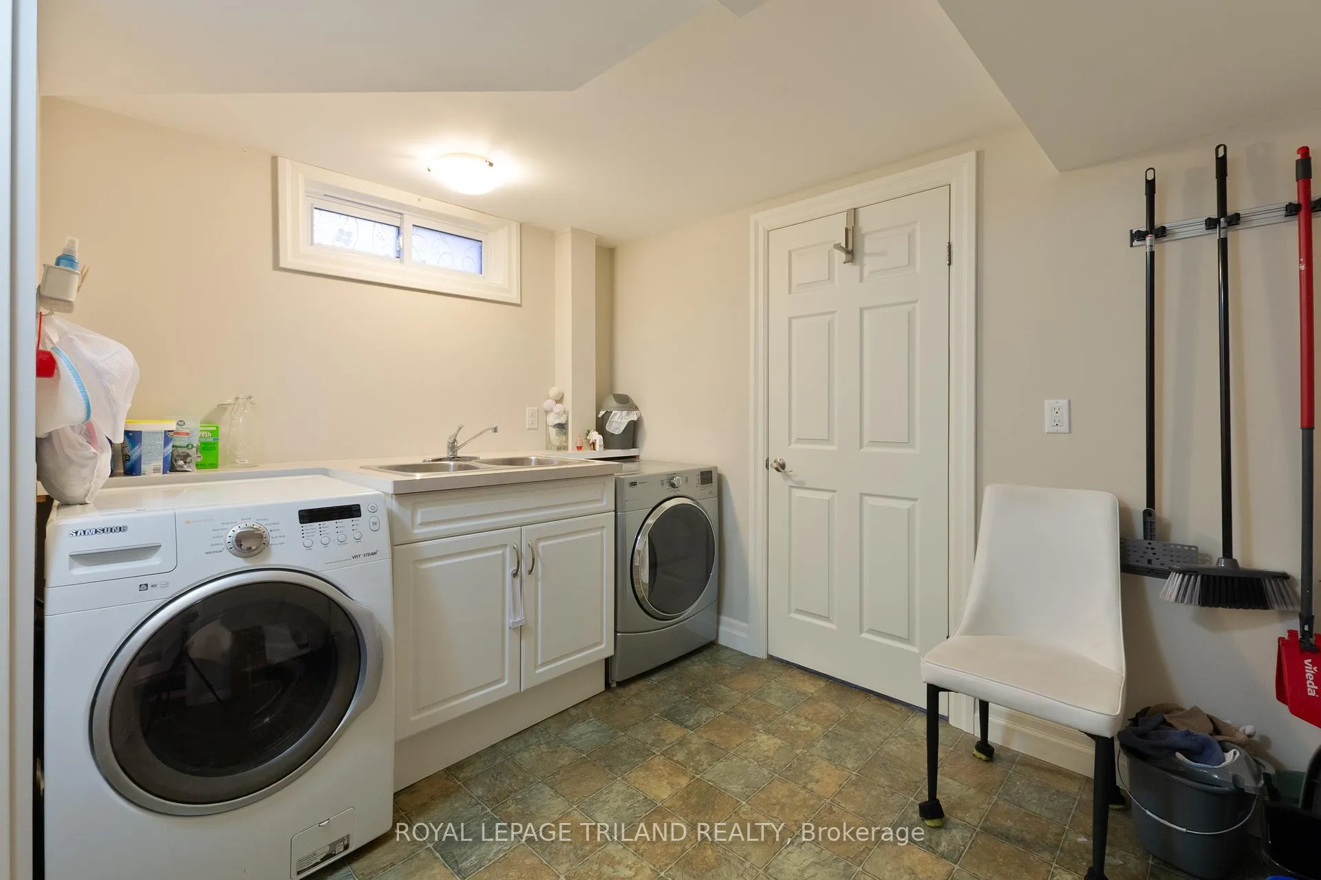 Photo 33 of 41 Dunwich Drive, St. Thomas — HOMEH