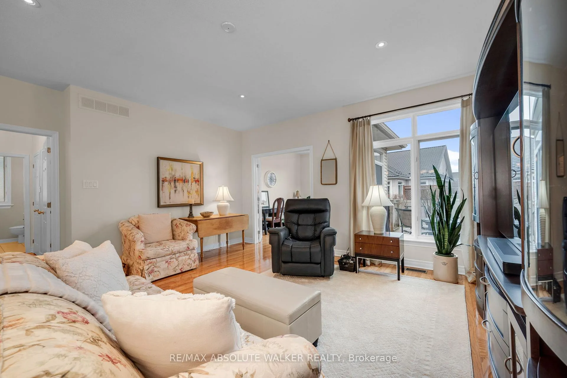 Photo 6 of 831 Scala Avenue, Ottawa, Notting Hill/Summerside — HOMEH