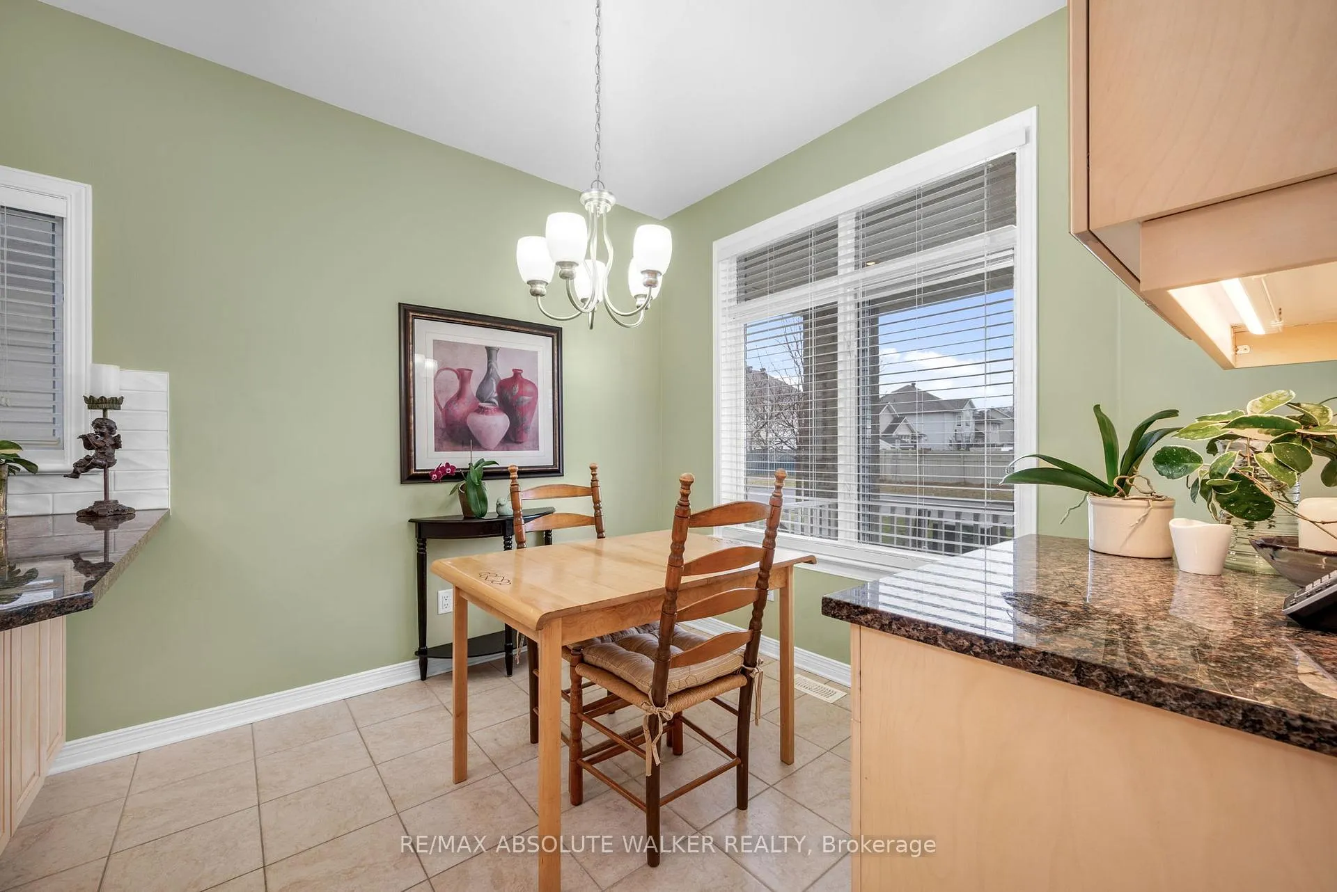 Photo 11 of 831 Scala Avenue, Ottawa, Notting Hill/Summerside — HOMEH