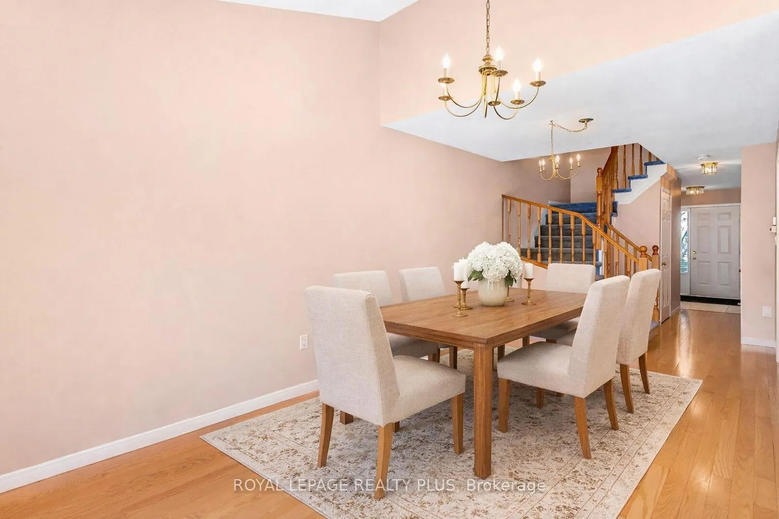 Photo 4 of 1239 Blanshard Drive, Burlington, Tansley — HOMEH