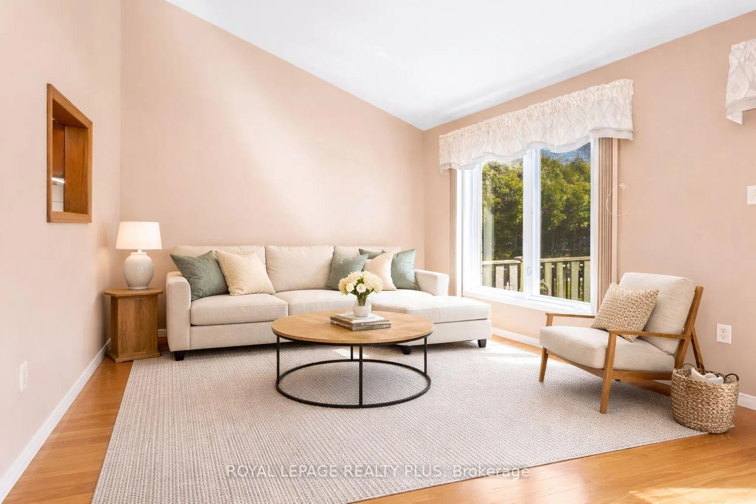 Photo 6 of 1239 Blanshard Drive, Burlington, Tansley — HOMEH