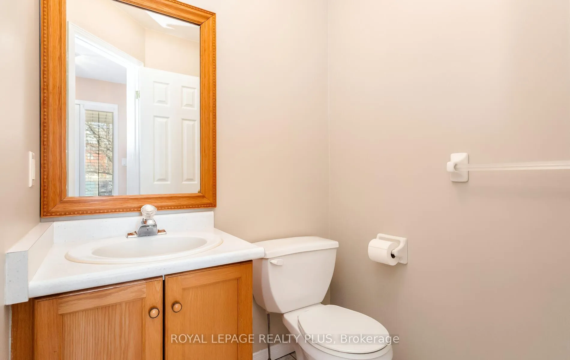 Photo 11 of 1239 Blanshard Drive, Burlington, Tansley — HOMEH