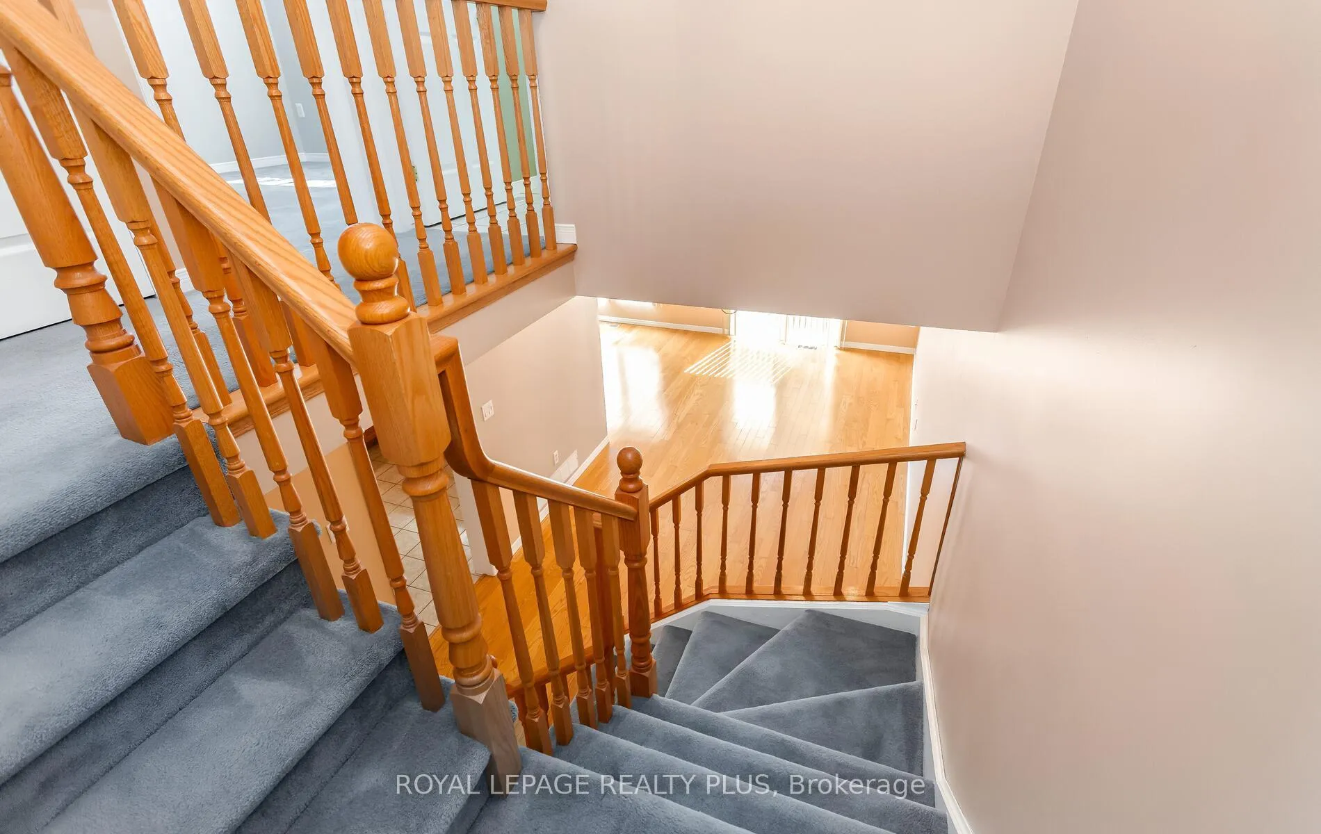 Photo 12 of 1239 Blanshard Drive, Burlington, Tansley — HOMEH