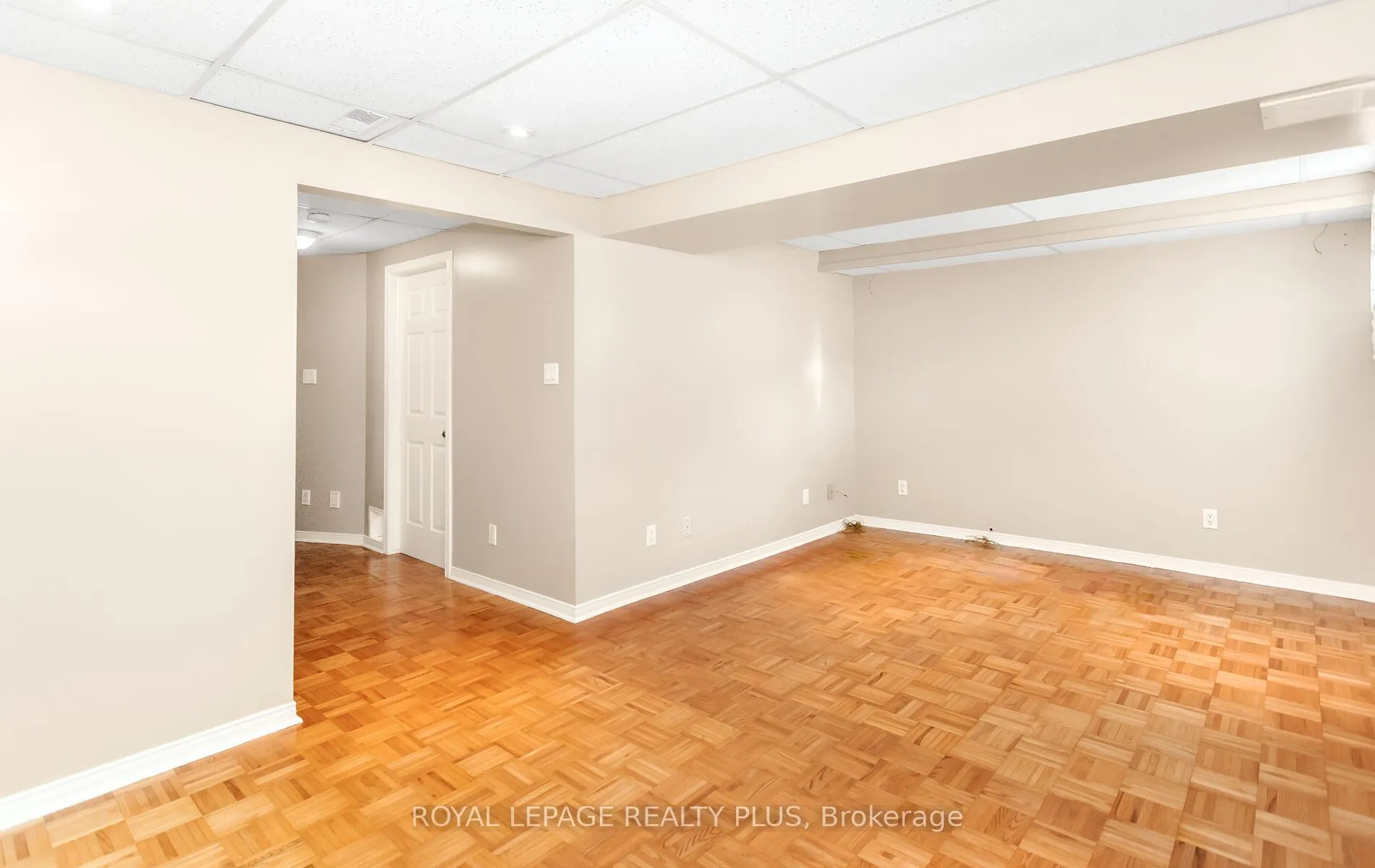 Photo 31 of 1239 Blanshard Drive, Burlington, Tansley — HOMEH