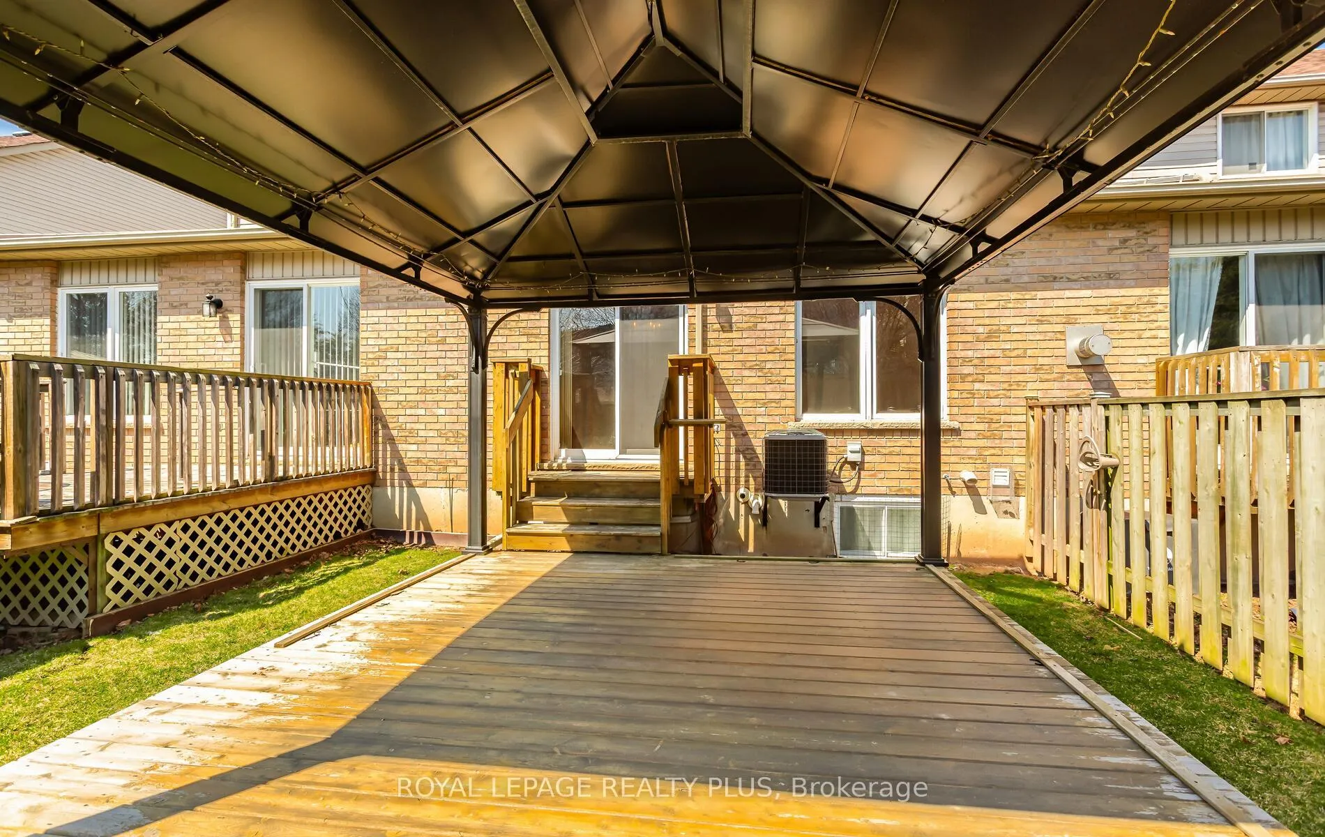 Photo 37 of 1239 Blanshard Drive, Burlington, Tansley — HOMEH