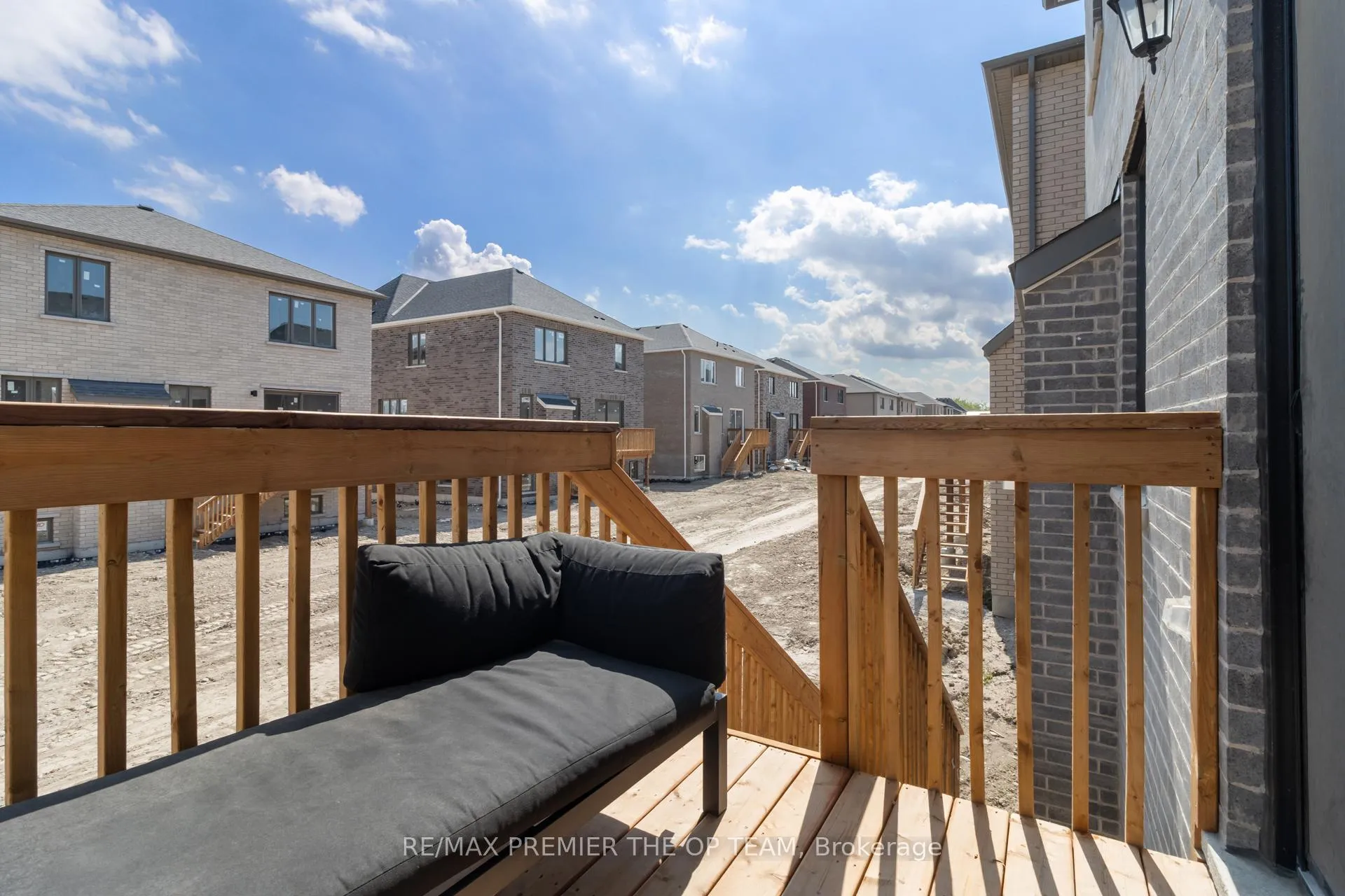 Photo 31 of 655 Newlove Street, Innisfil, Rural Innisfil — HOMEH